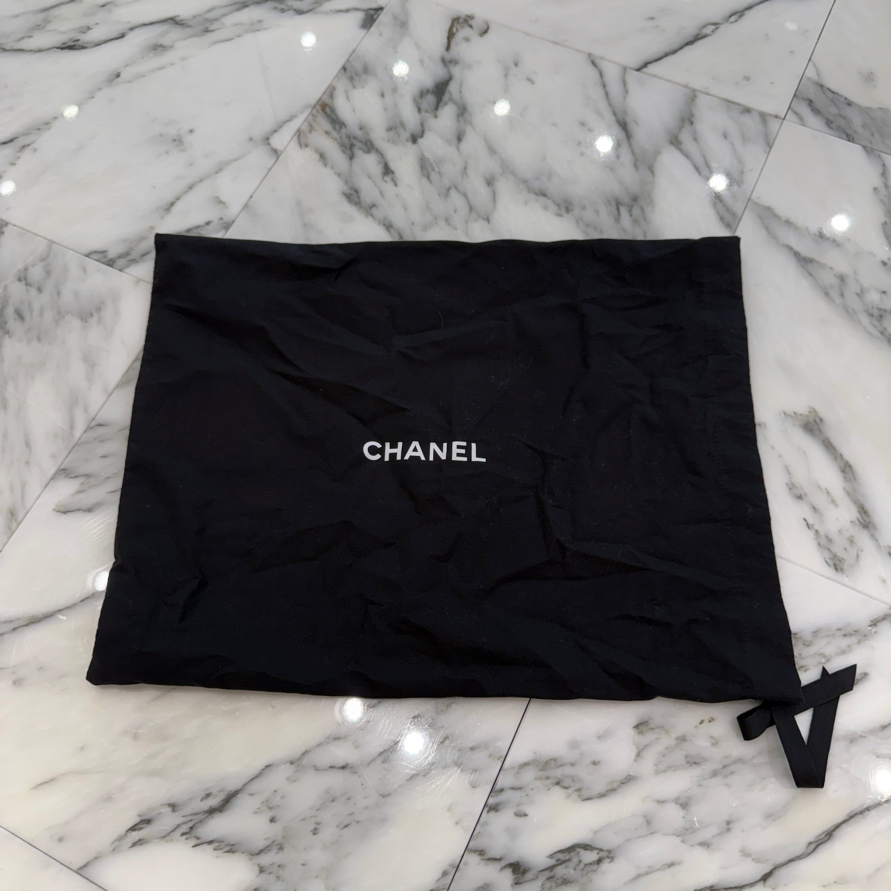 CHANEL 22 Mini Shiny Calf Leather Chain Shoulder Bag シャネル 22 ミニ シャイニーカーフスキン チェーン ショルダーバッグ