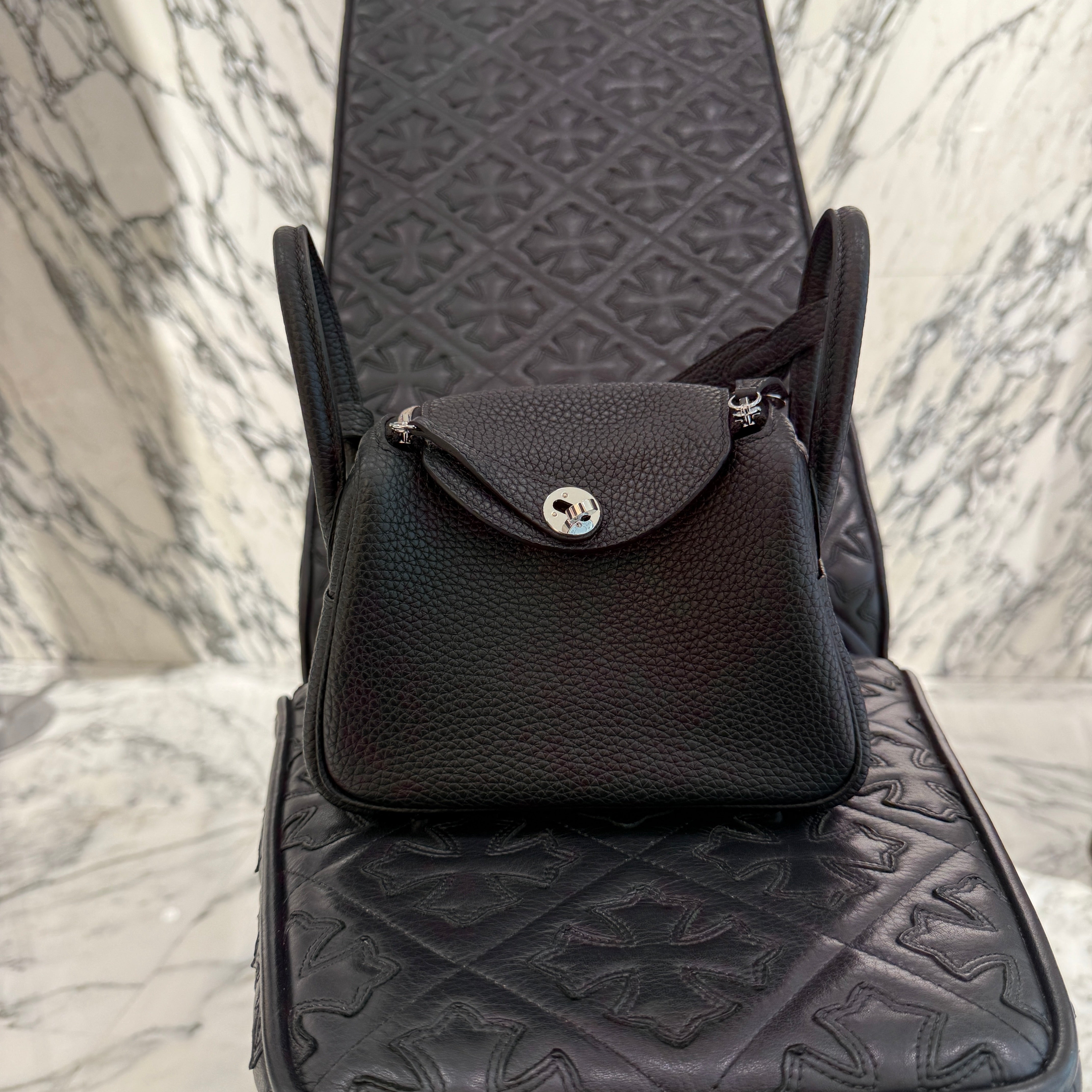 HERMES Mini Lindy "Noir" Leather Shoulder Bag K刻印 エルメス ミニ リンディ "ノワール" レザーショルダーバッグ K刻印