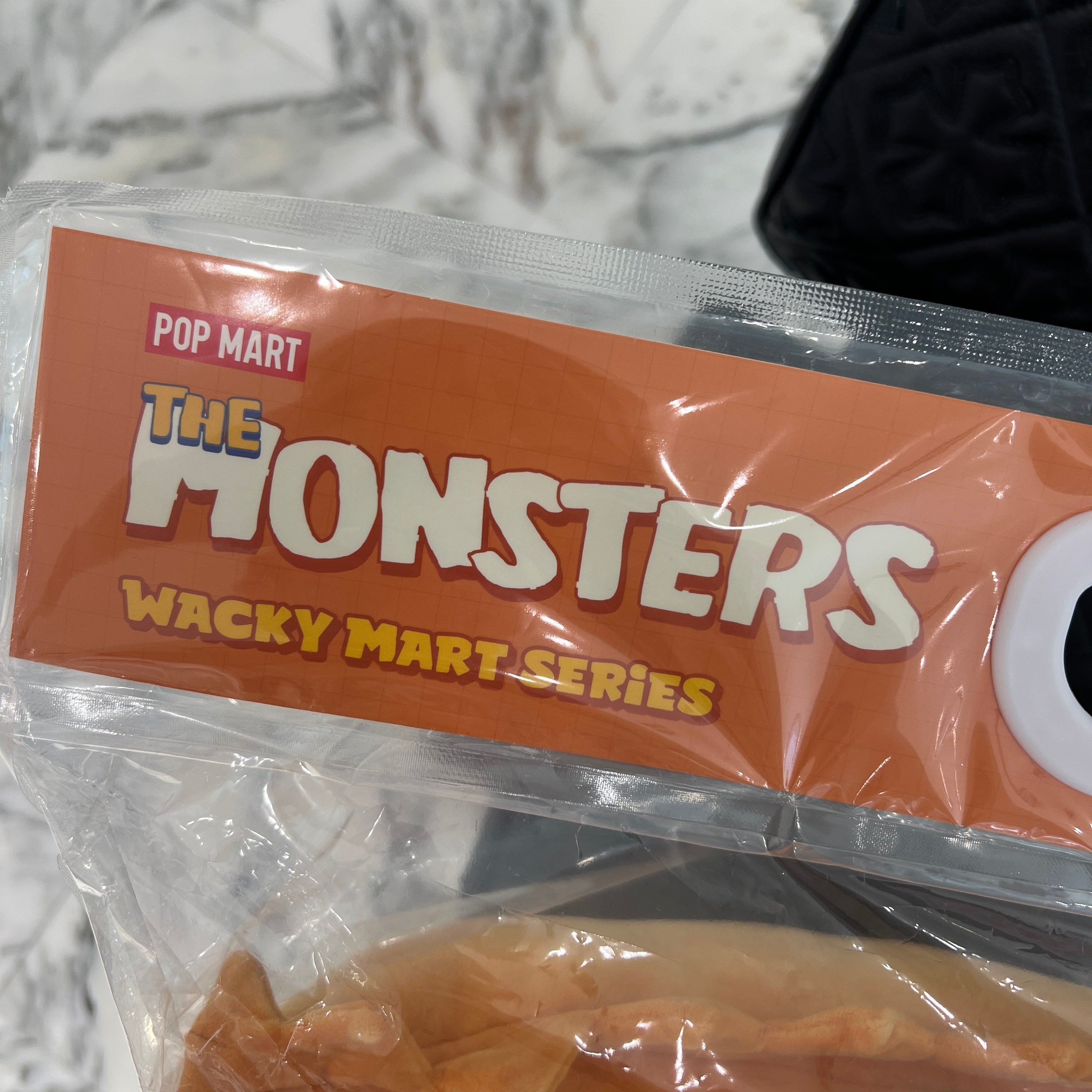 POP MART The Monsters Wacky Mart Chips LABUBU Pillow ポップマート ザ・モンスターズ ワッキーマート チップス ラブブ ピロー 枕