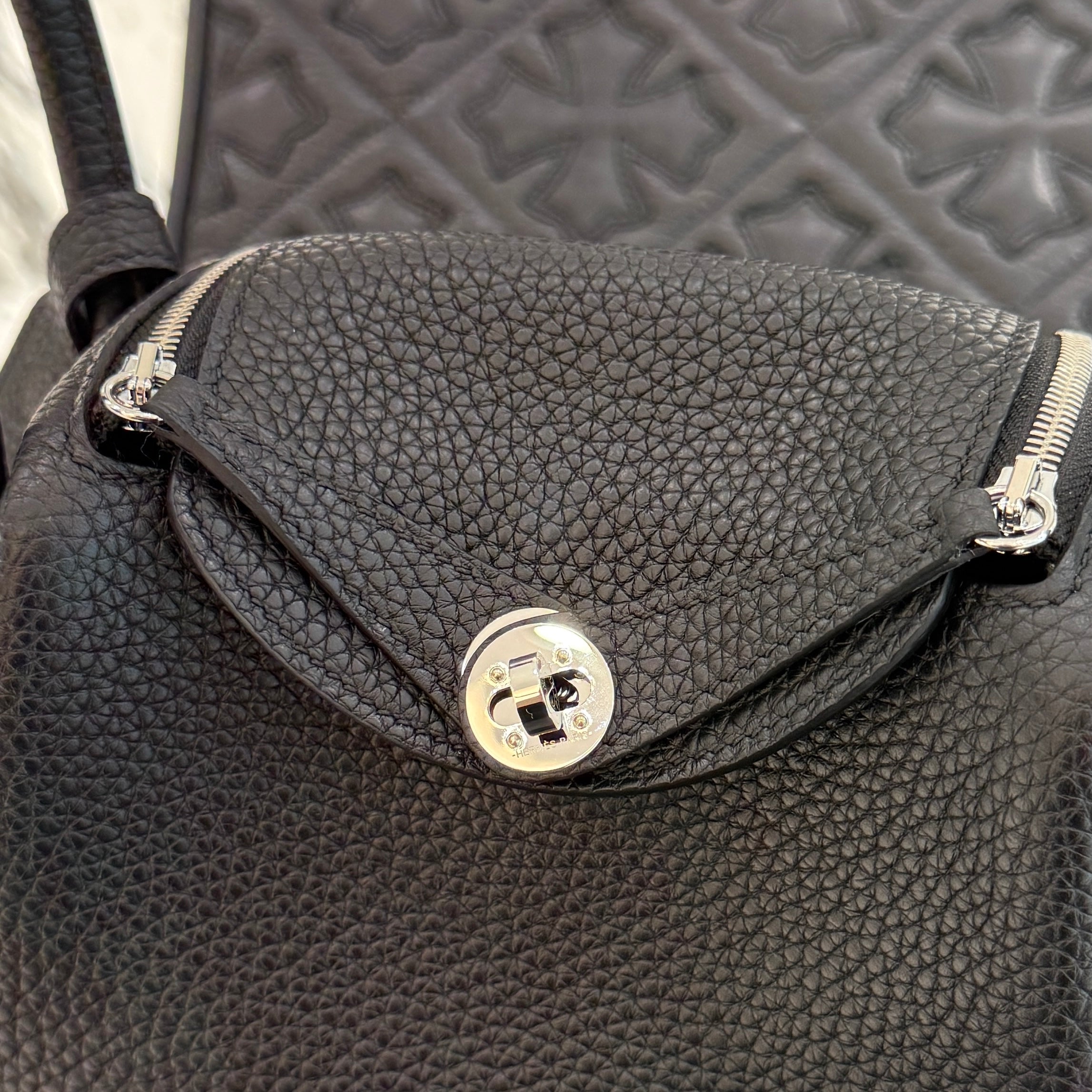 HERMES Mini Lindy "Noir" Leather Shoulder Bag K刻印 エルメス ミニ リンディ "ノワール" レザーショルダーバッグ K刻印