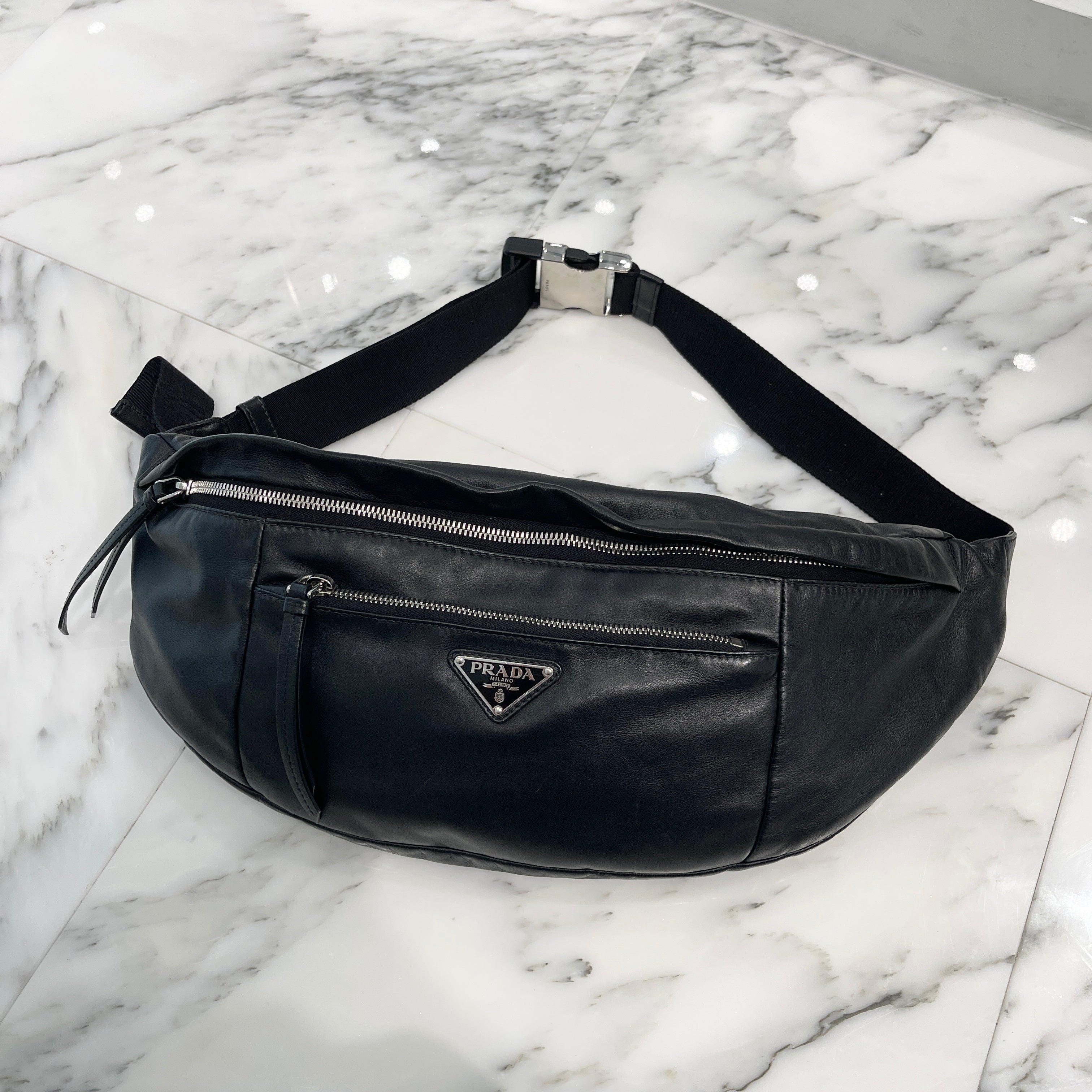 PRADA 2021AW Triangle Logo Leather West Poach 2VH140_2DXV_F0002_V_OOO プラダ トライアングルロゴ レザーウェストポーチ