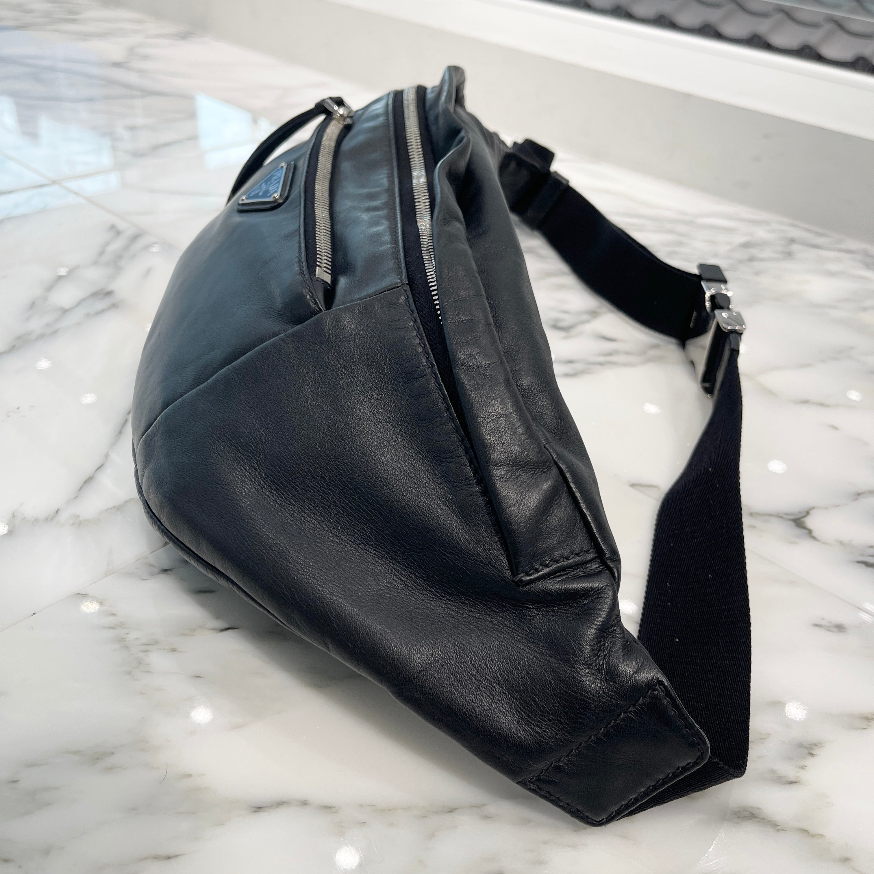 PRADA 2021AW Triangle Logo Leather West Poach 2VH140_2DXV_F0002_V_OOO プラダ トライアングルロゴ レザーウェストポーチ