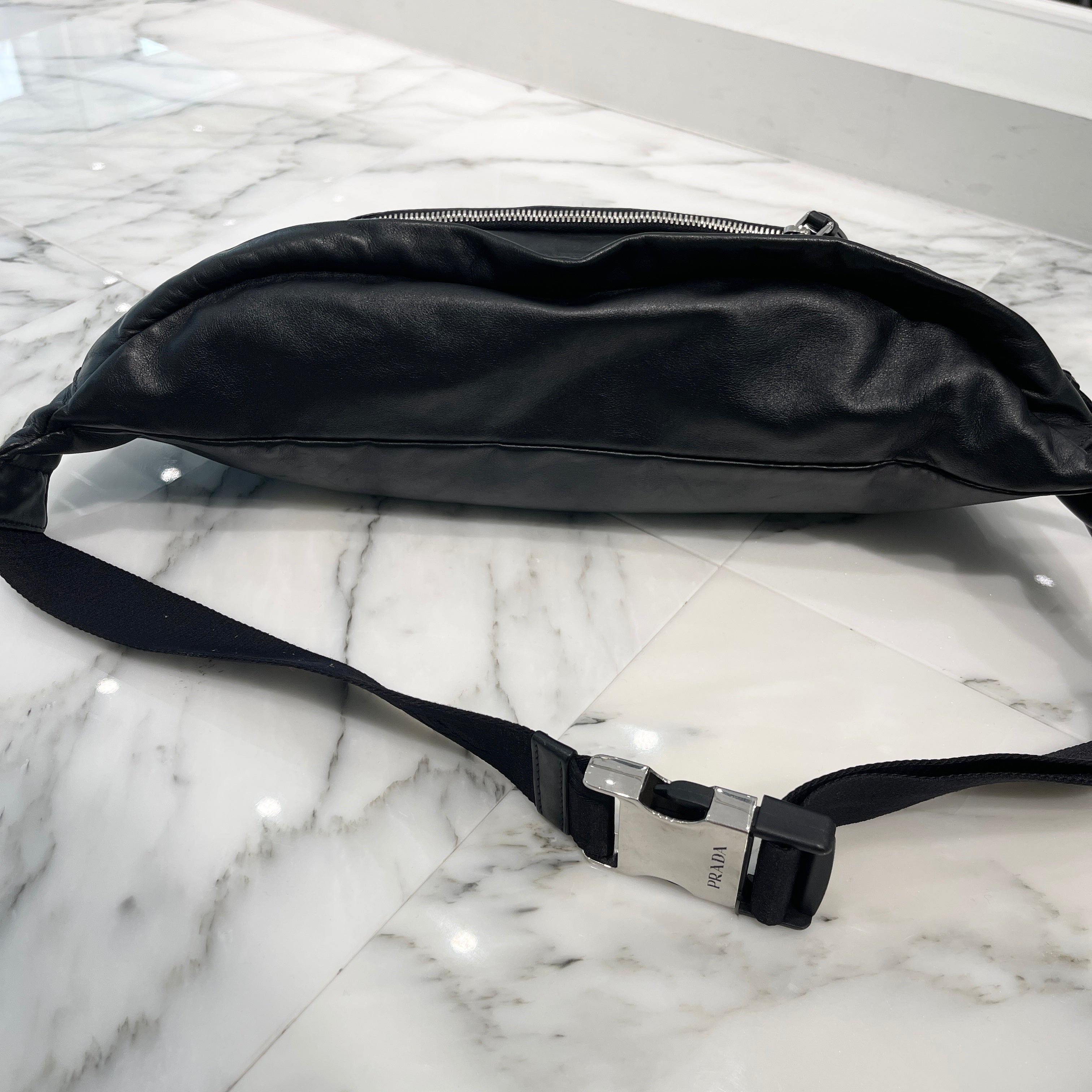 PRADA 2021AW Triangle Logo Leather West Poach 2VH140_2DXV_F0002_V_OOO プラダ トライアングルロゴ レザーウェストポーチ