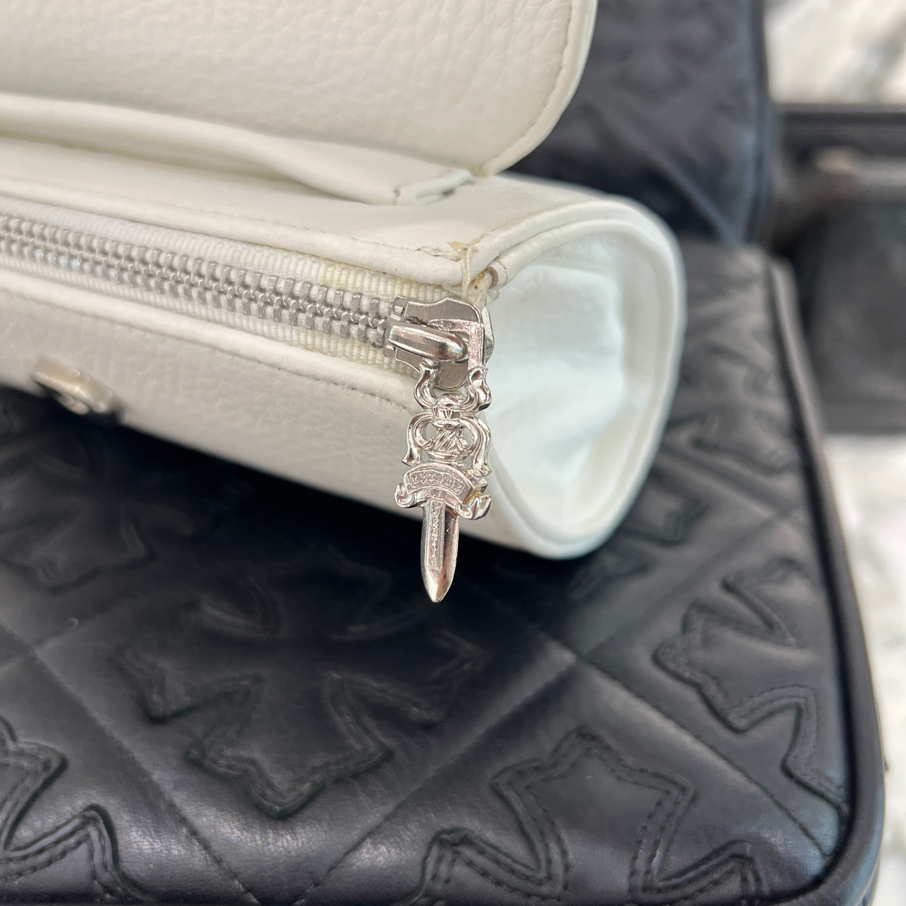 CHROME HEARTS DOG ADAMS Silver Cross Leather Shoulder Hand Bag クロムハーツ ドッグアダムズ シルバークロス レザー ショルダー ハンドバッグ