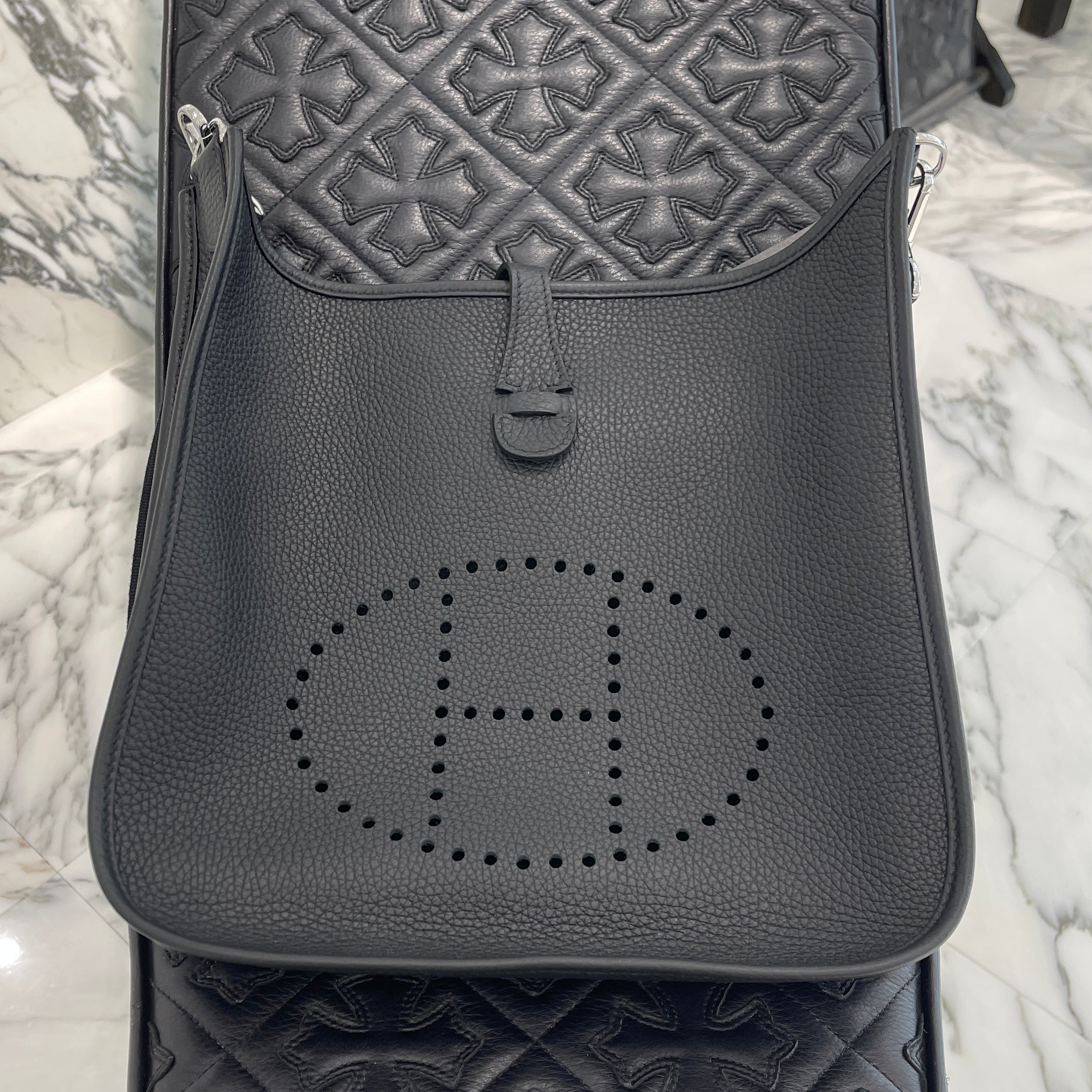 HERMES Evelyne Trois PM 29 "Noir" W刻印 エルメス エブリン トロワ PM 29 "ノワール" レザーショルダーバッグ