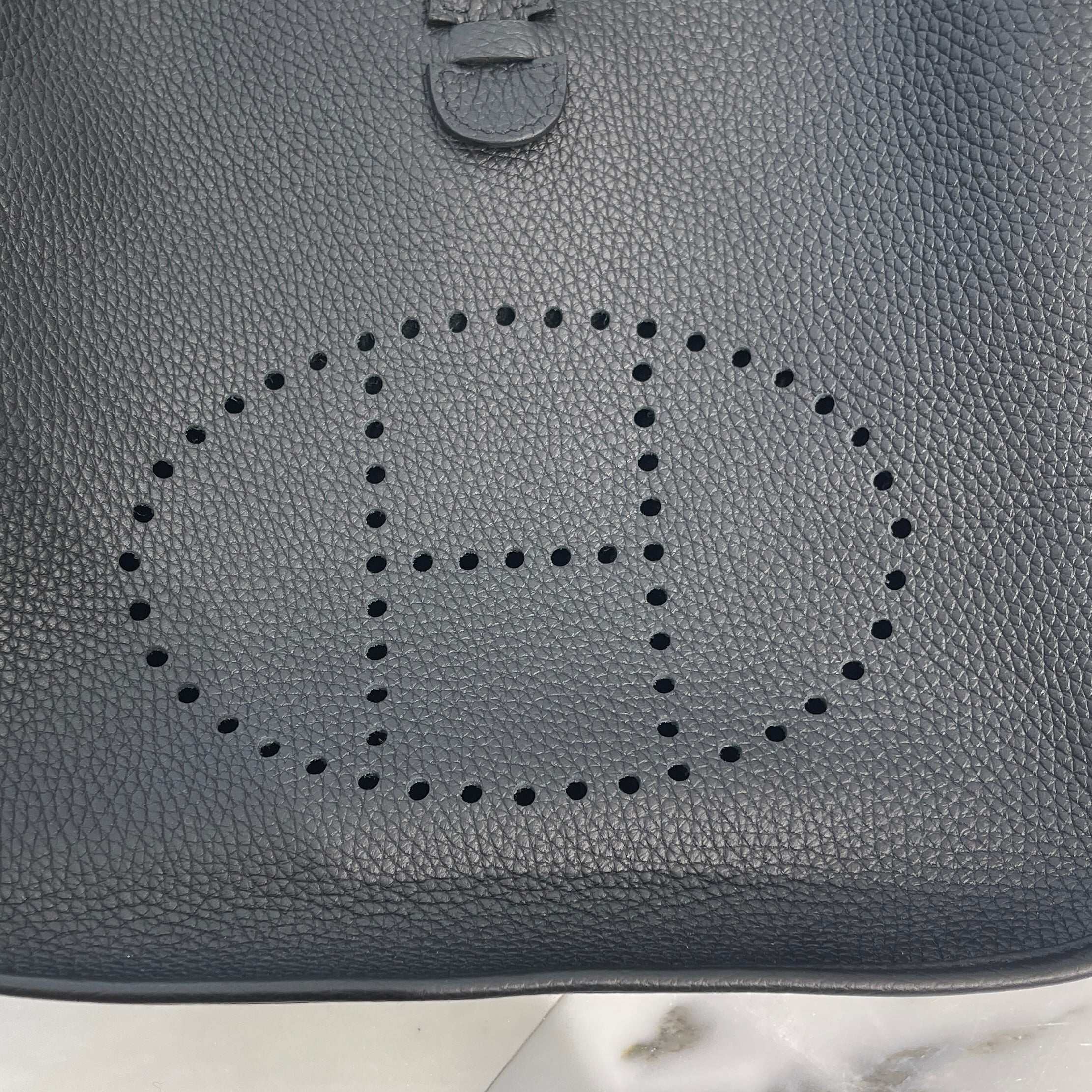 HERMES Evelyne Trois PM 29 "Noir" W刻印 エルメス エブリン トロワ PM 29 "ノワール" レザーショルダーバッグ