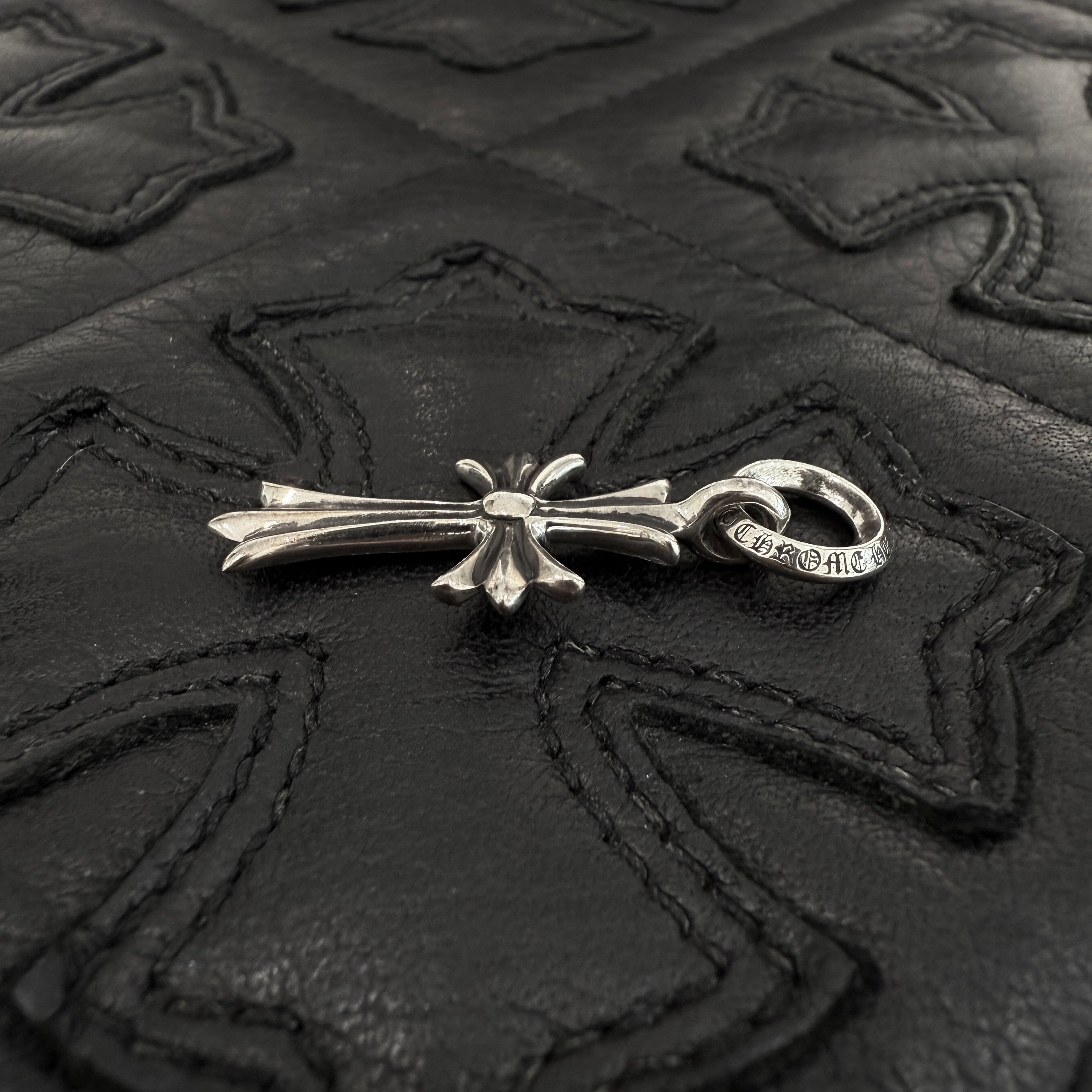 CHROME HEARTS Tiny Cross Charm Pendant Top クロムハーツ タイニークロス チャーム ペンダントトップ