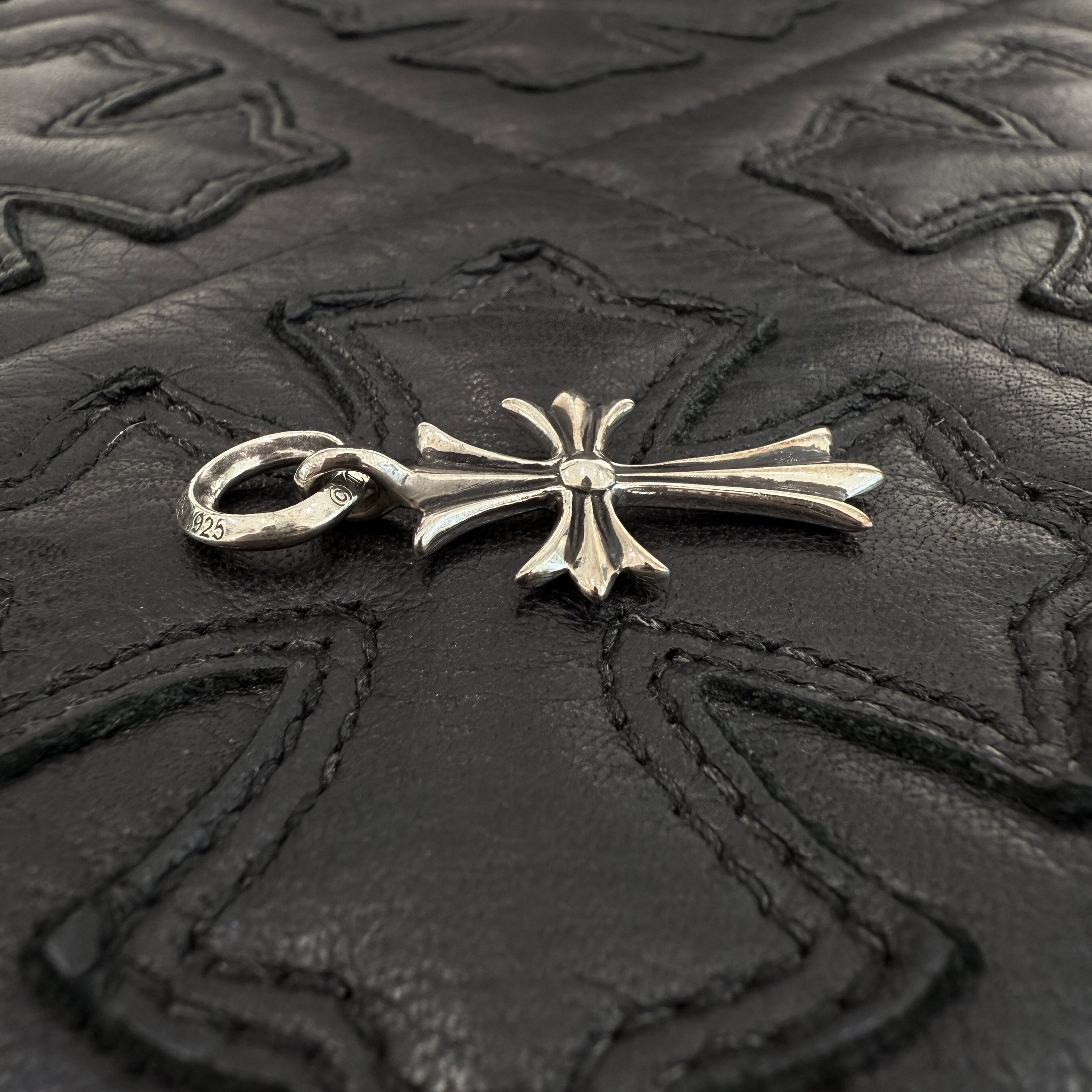 CHROME HEARTS Tiny Cross Charm Pendant Top クロムハーツ タイニークロス チャーム ペンダントトップ