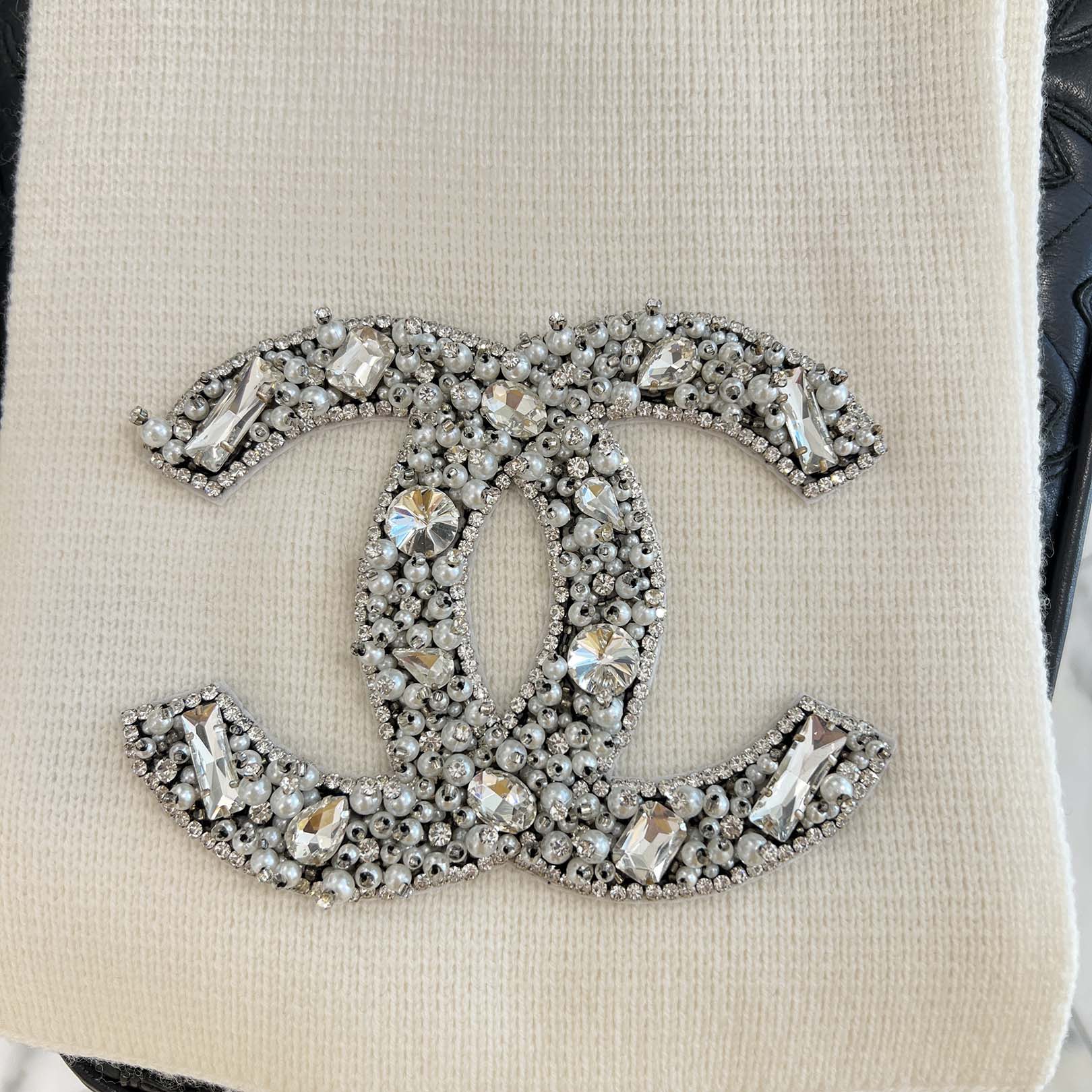 CHANEL Coco Mark Costume Pearl Beaded Cashmere Knit Muffler