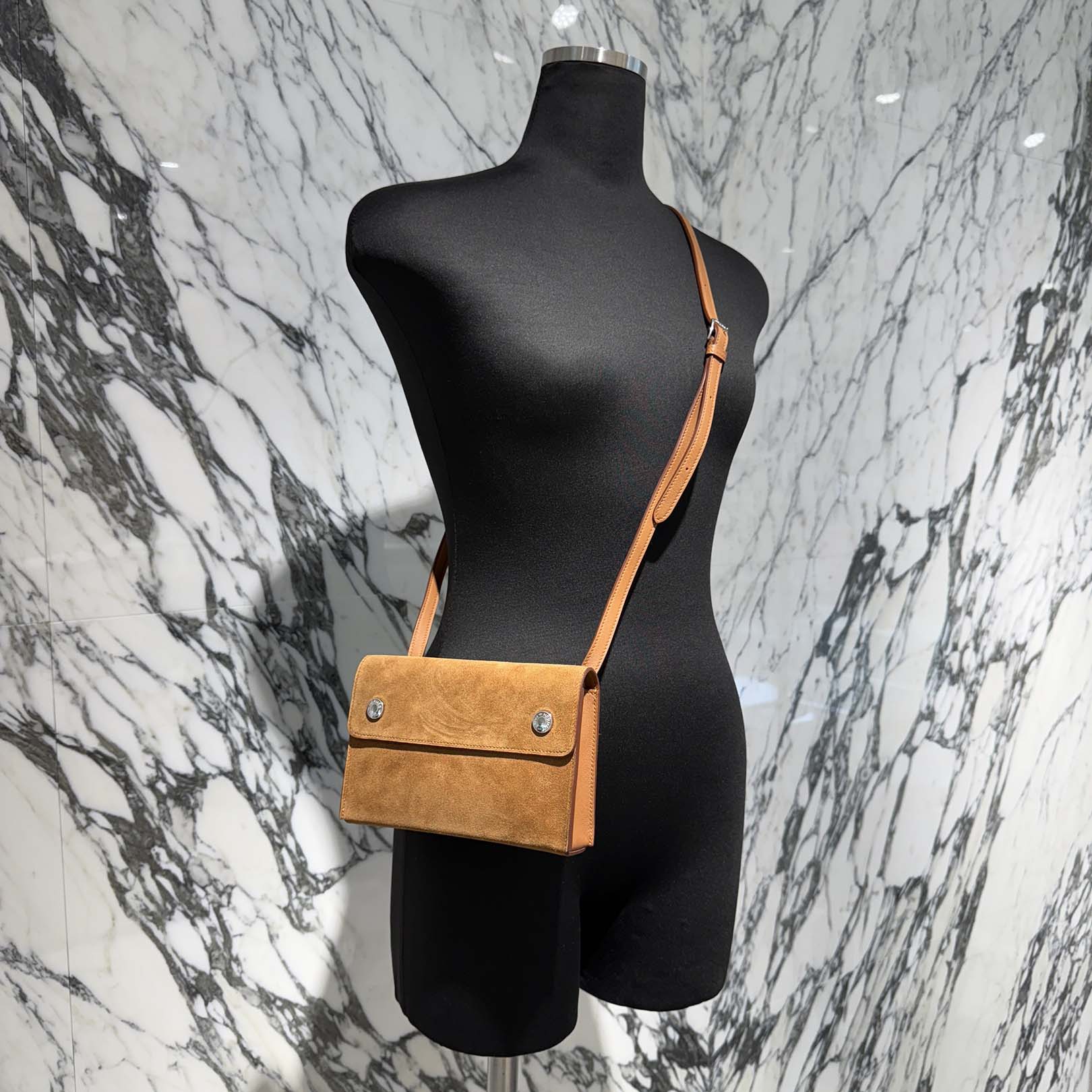 HERMES Hermès Nap To Go "SESAME" Leather Shoulder Wallet K刻印 エルメス エルメスナップ トゥーゴー "セサミ" レザーショルダーウォレット K刻印