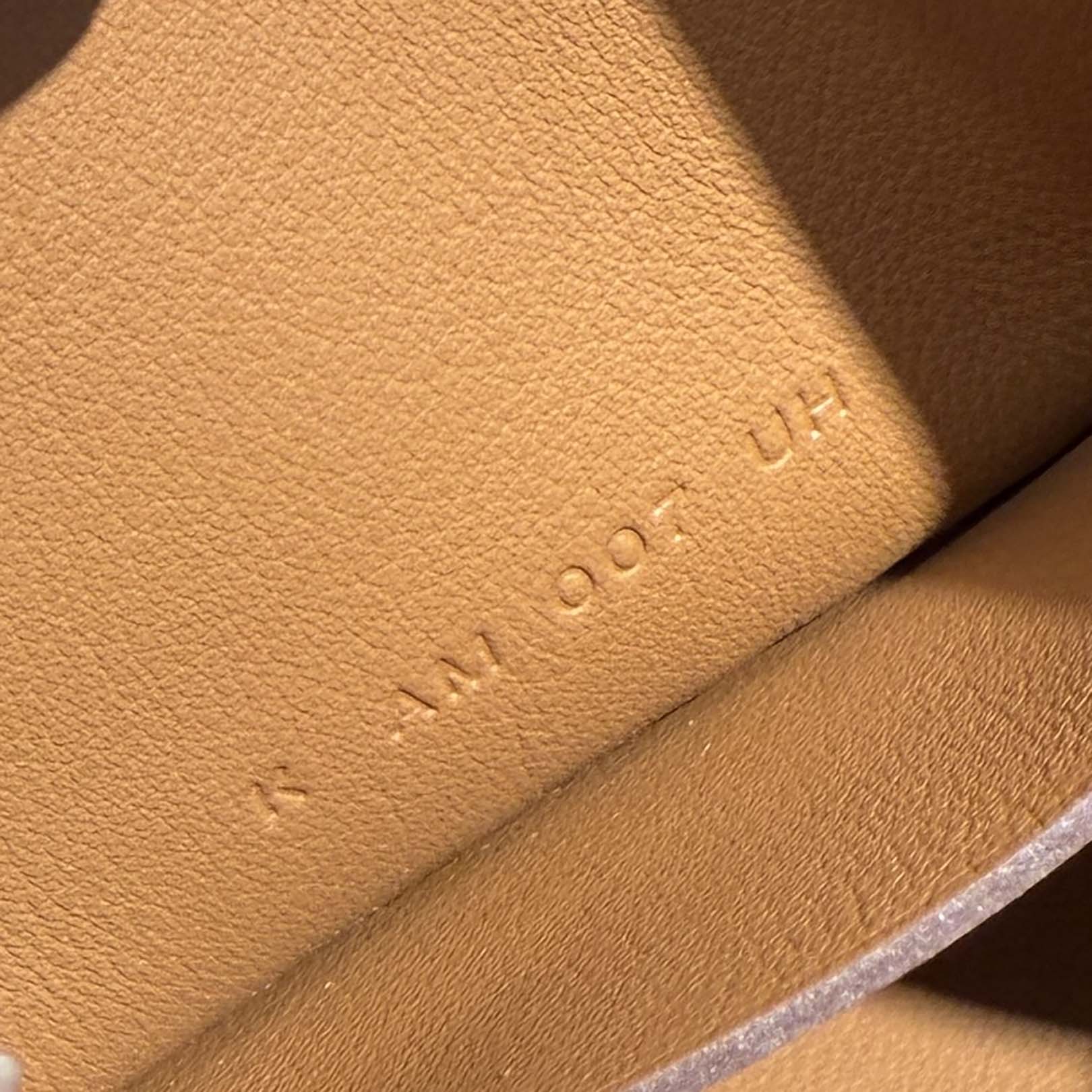 HERMES Hermès Nap To Go "SESAME" Leather Shoulder Wallet K刻印 エルメス エルメスナップ トゥーゴー "セサミ" レザーショルダーウォレット K刻印