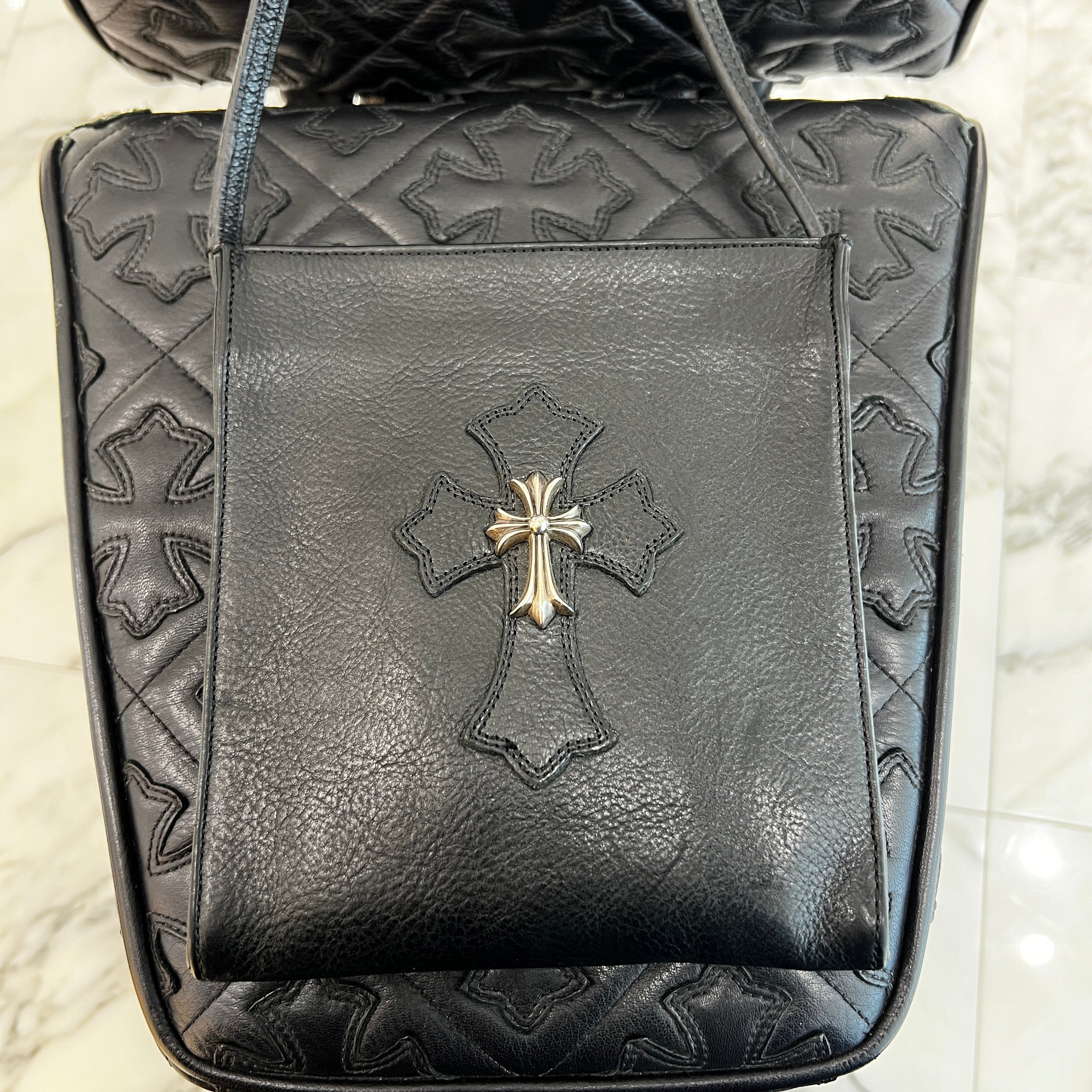 CHROME HEARTS❗️クロムハーツ レザークロスモチーフショルダーバッグ CHROME HEARTS CH Silver Cross Square Pocket Leather Shoulder