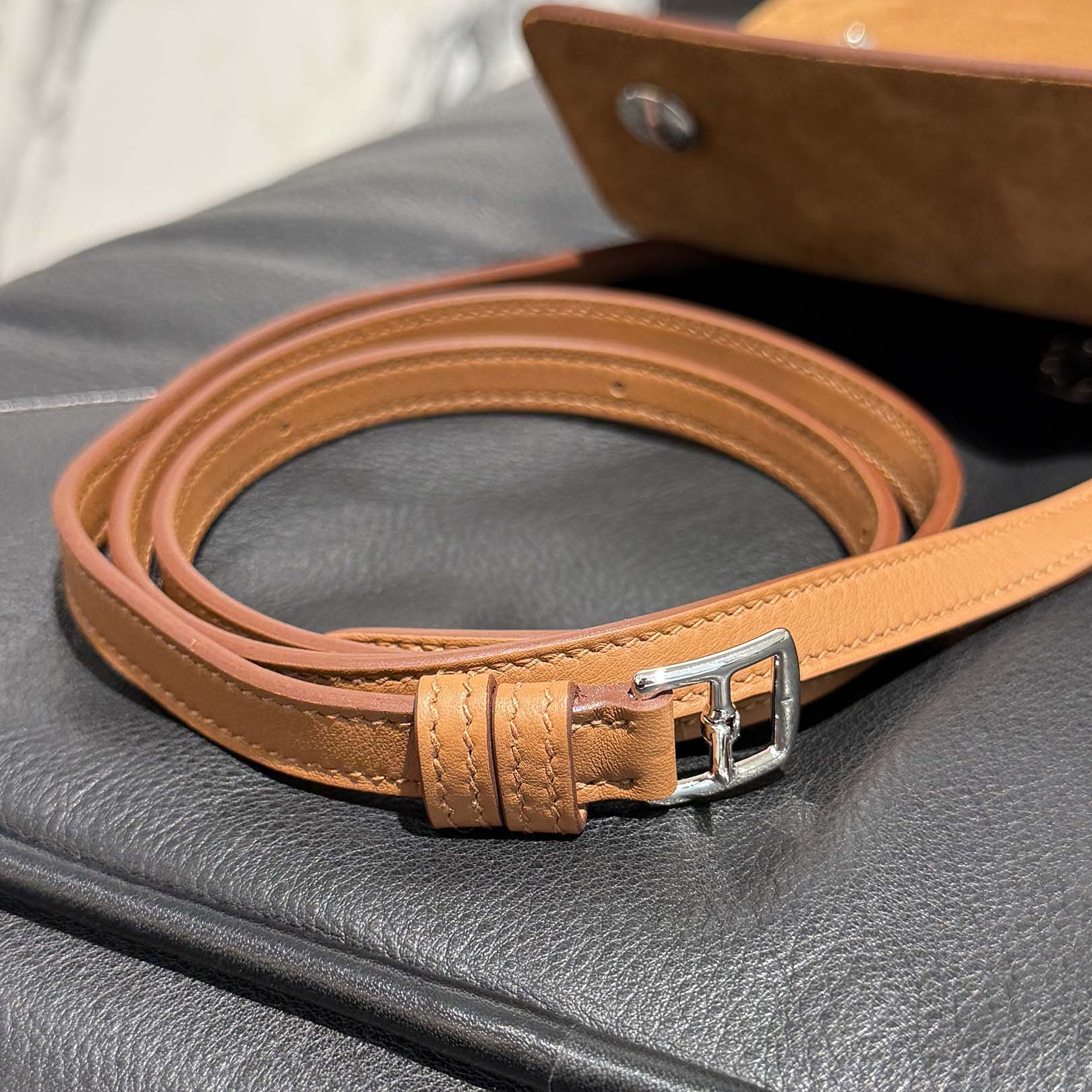 HERMES Hermès Nap To Go "SESAME" Leather Shoulder Wallet K刻印 エルメス エルメスナップ トゥーゴー "セサミ" レザーショルダーウォレット K刻印