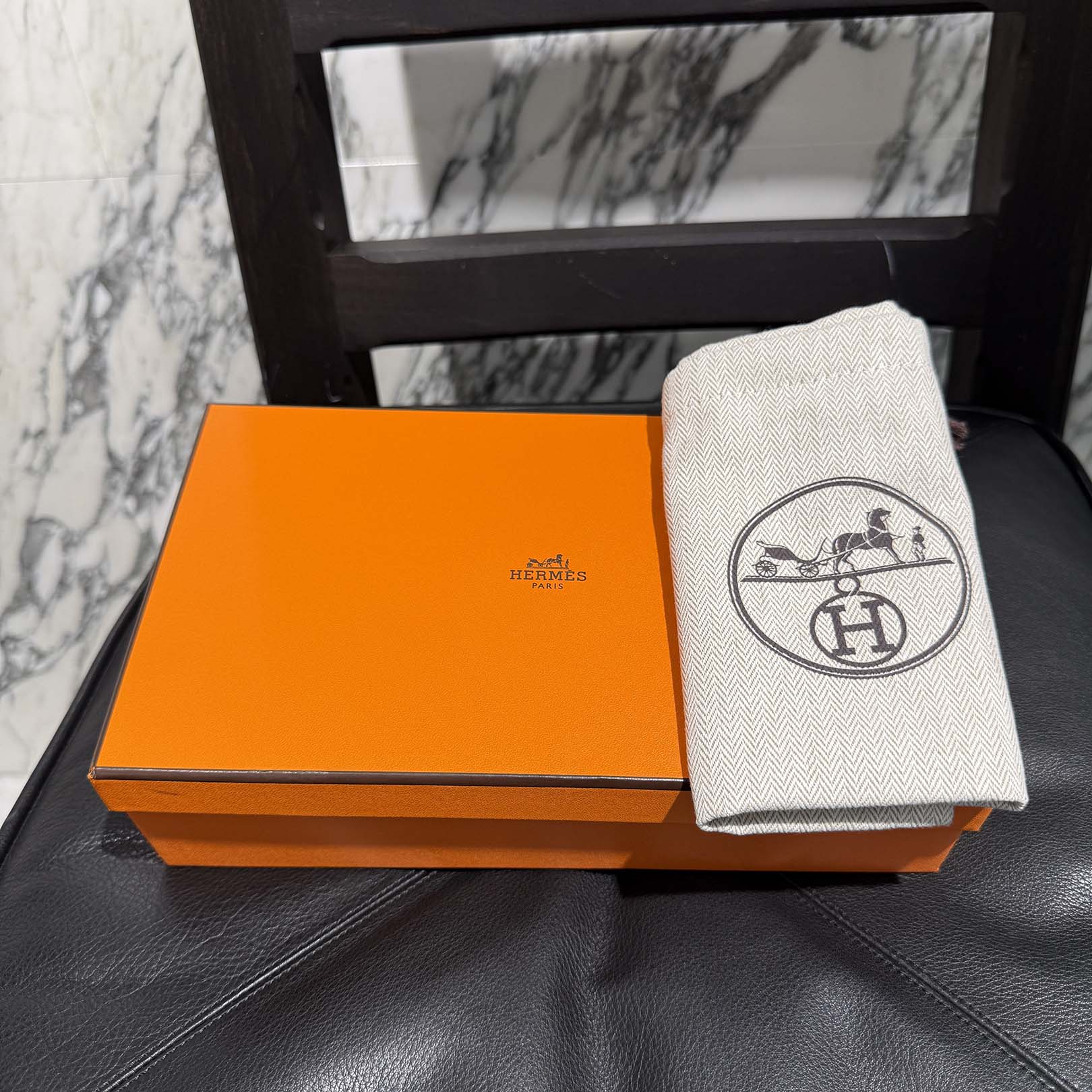 HERMES Hermès Nap To Go "SESAME" Leather Shoulder Wallet K刻印 エルメス エルメスナップ トゥーゴー "セサミ" レザーショルダーウォレット K刻印