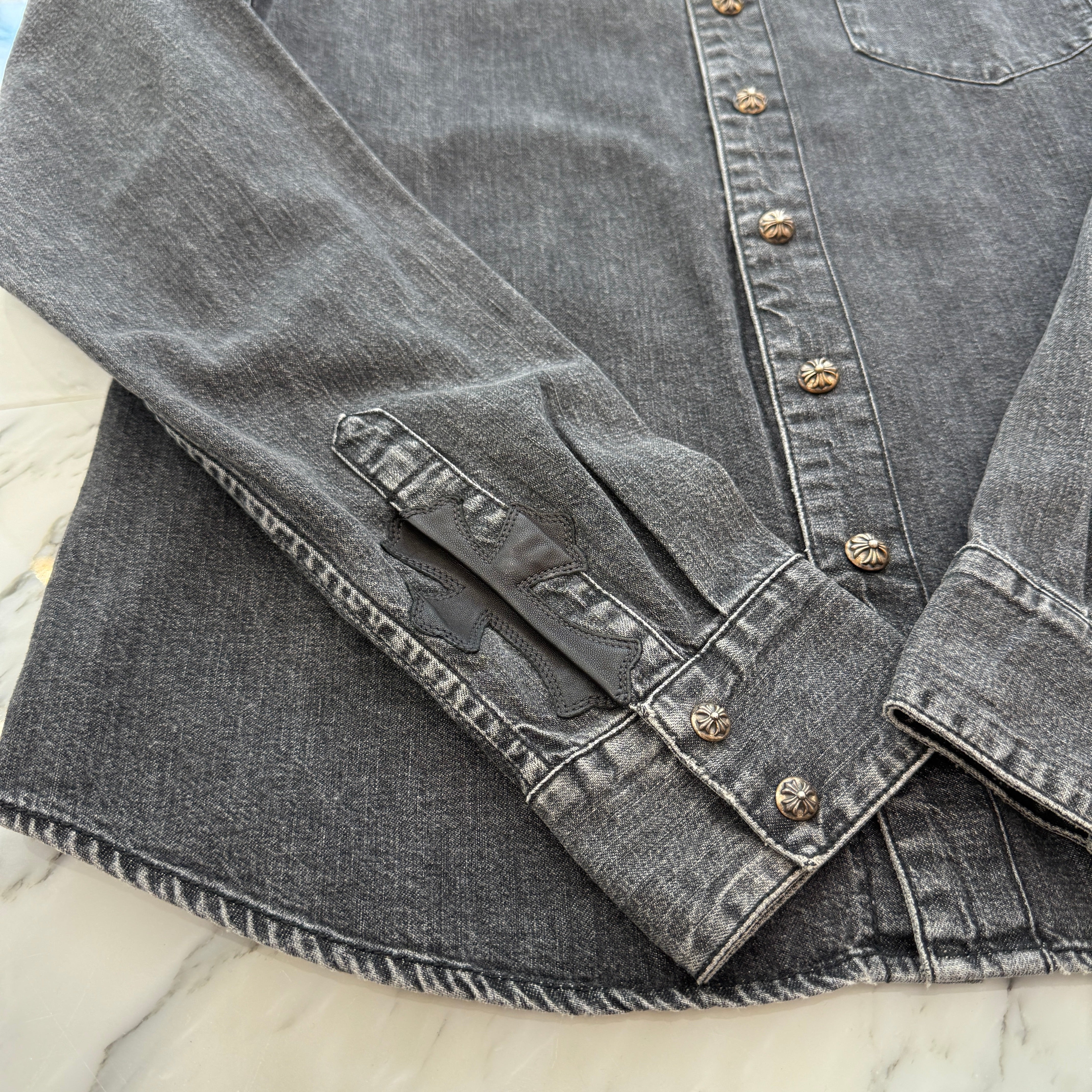 CHROME HEARTS Y NOT Leather Cross Patch Denim Shirt Size M クロムハーツ ワイノット クロスレザーパッチ デニムシャツ サイズM
