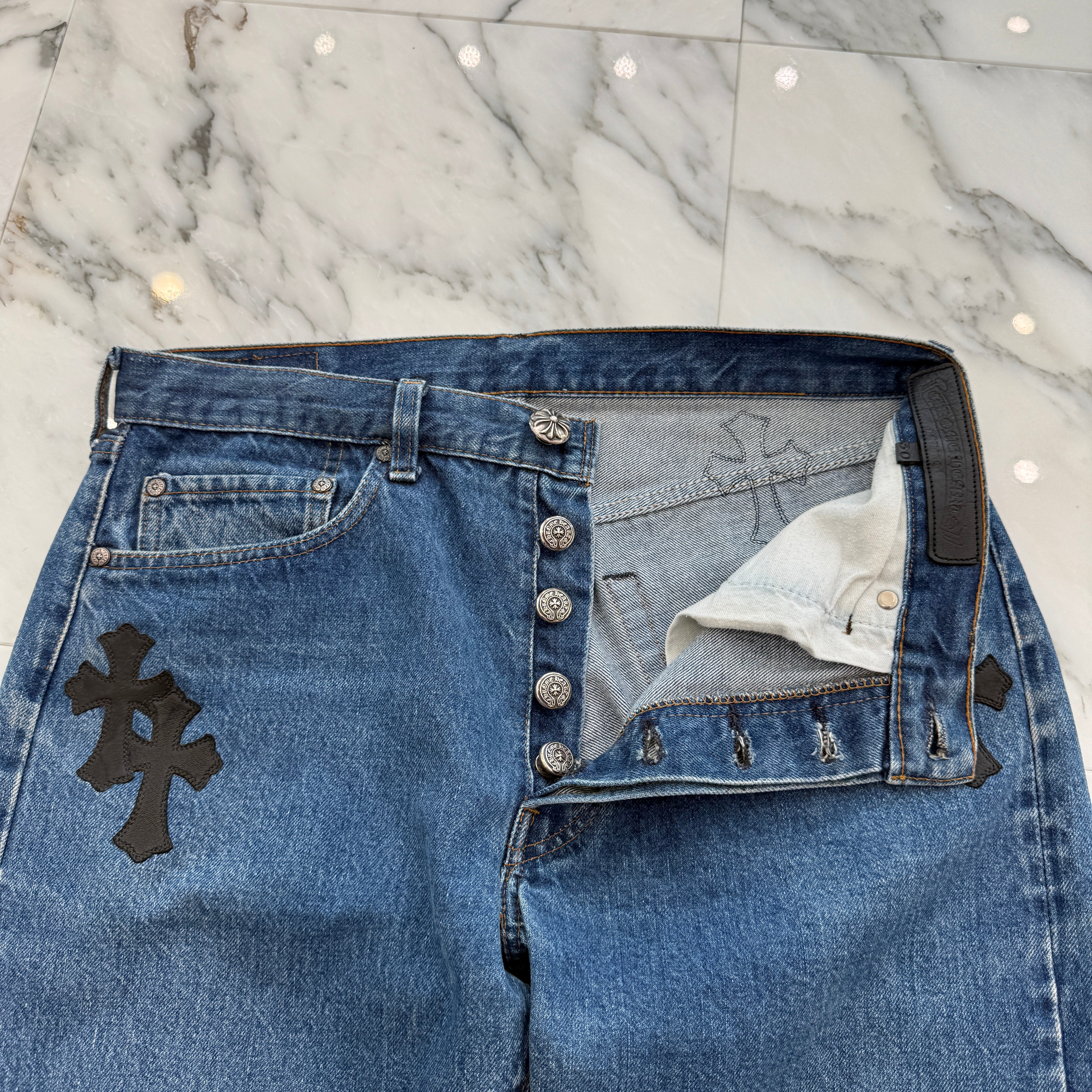 CHROME HEARTS × Levi's Body VNTG Cross Leather Patch Jeans Size 30 クロムハーツ × リーバイスボディ ヴィンテージ クロスレザーパッチ ジーンズ デニムパンツ サイズ30