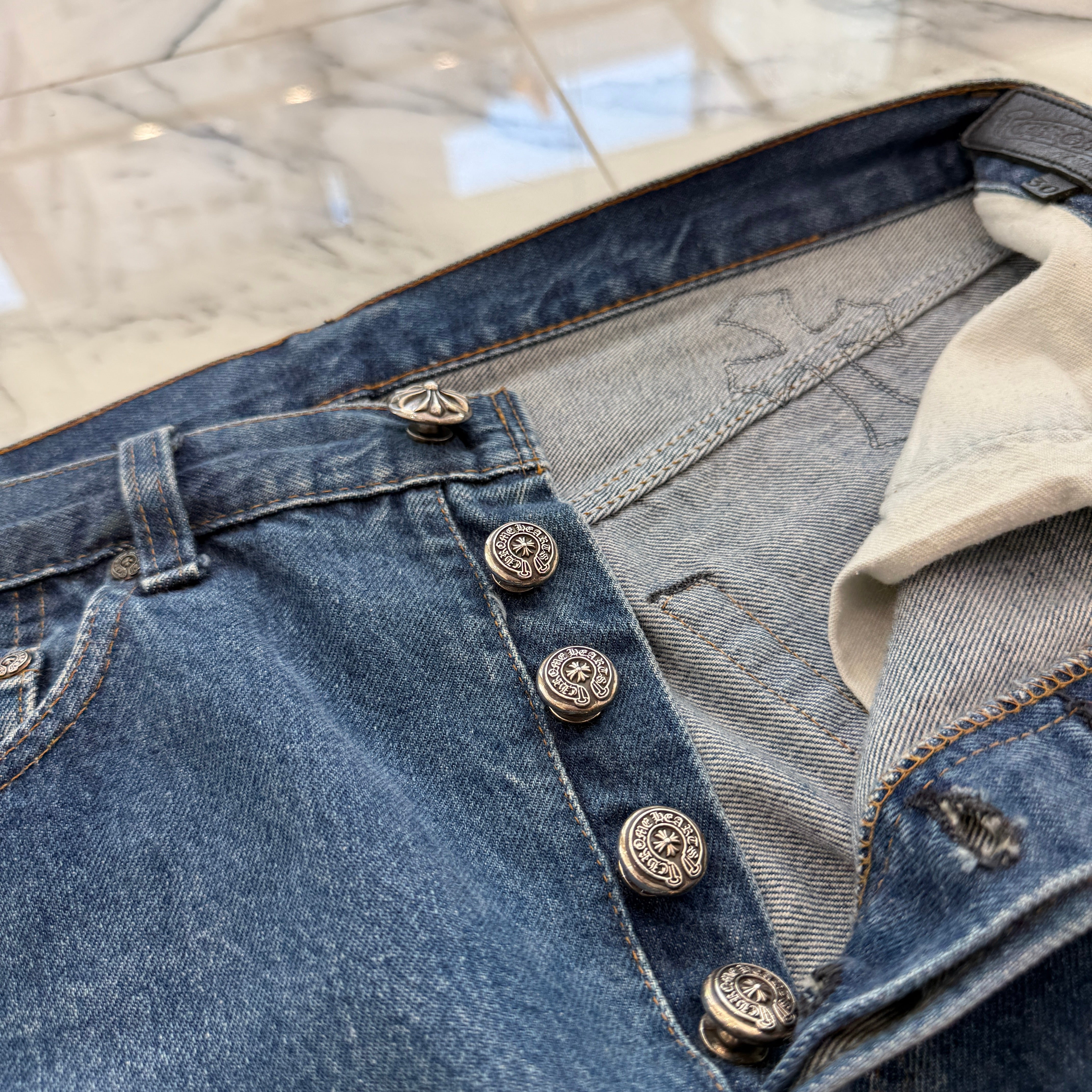 CHROME HEARTS × Levi's Body VNTG Cross Leather Patch Jeans Size 30 クロムハーツ × リーバイスボディ ヴィンテージ クロスレザーパッチ ジーンズ デニムパンツ サイズ30