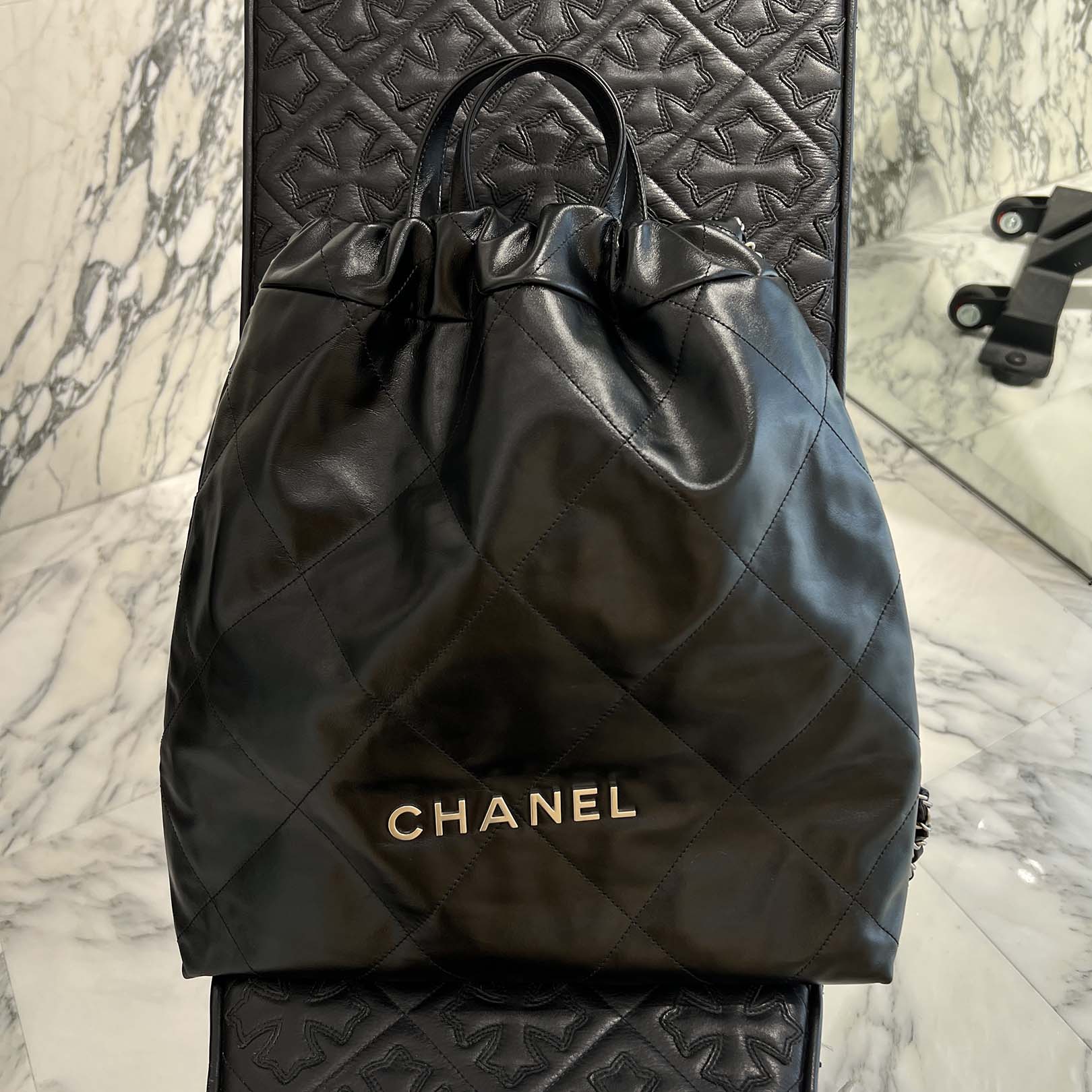 CHANEL 22 Medium Shiny Calf Leather Chain Back Pack シャネル 22