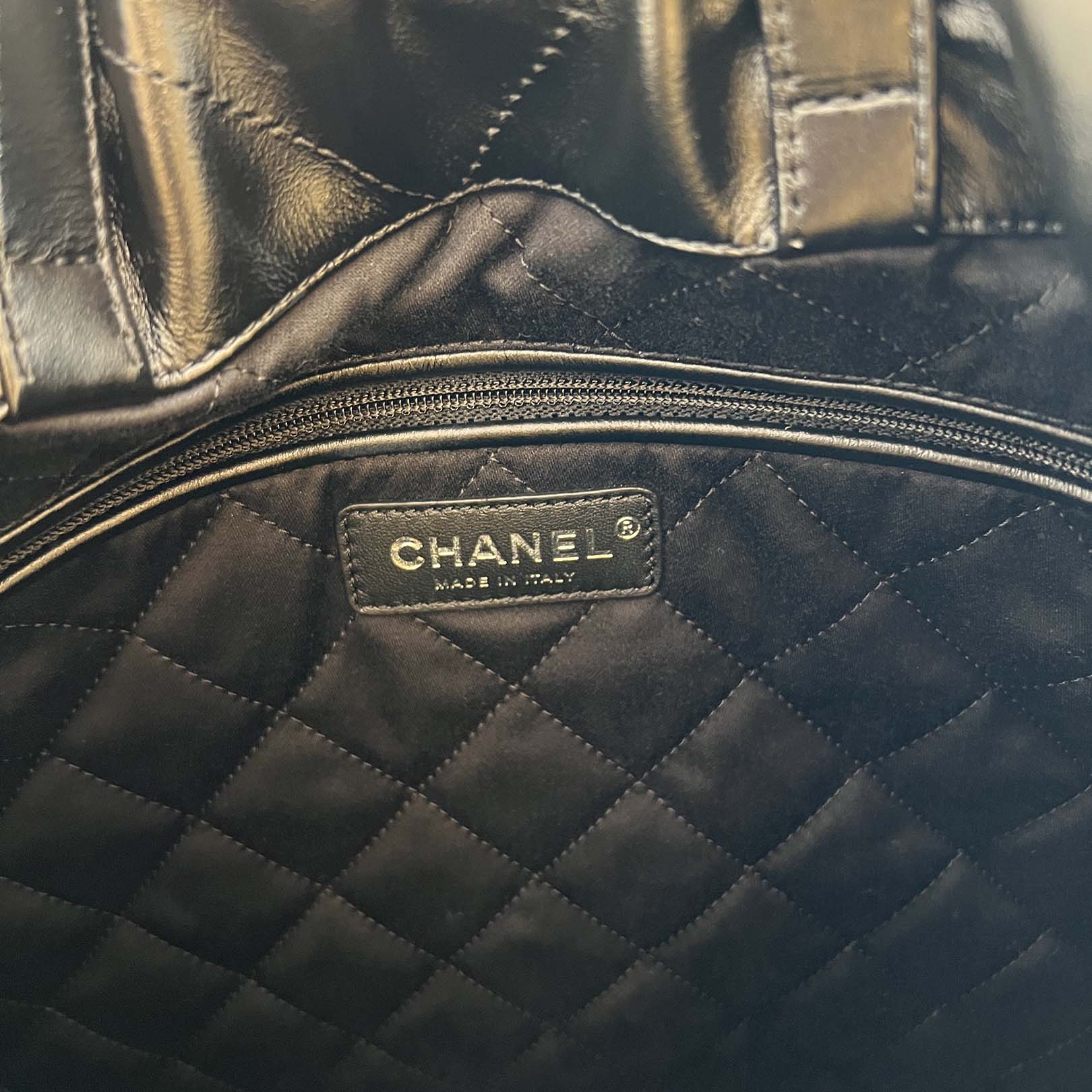 CHANEL 22 Small Shiny Calf Leather Chain Back Pack シャネル 22
