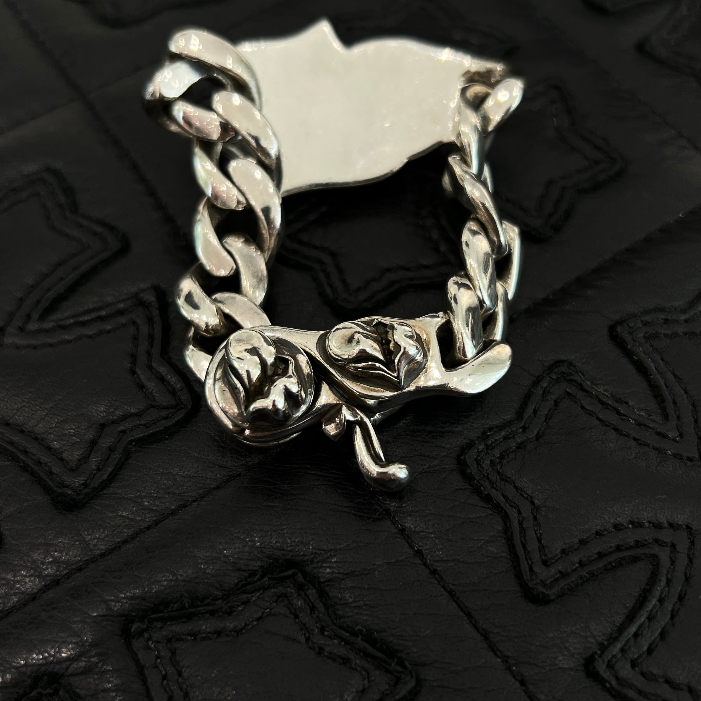 CHROME HEARTS × Rolling Stones Lip & Tongue Classic Chain Clip