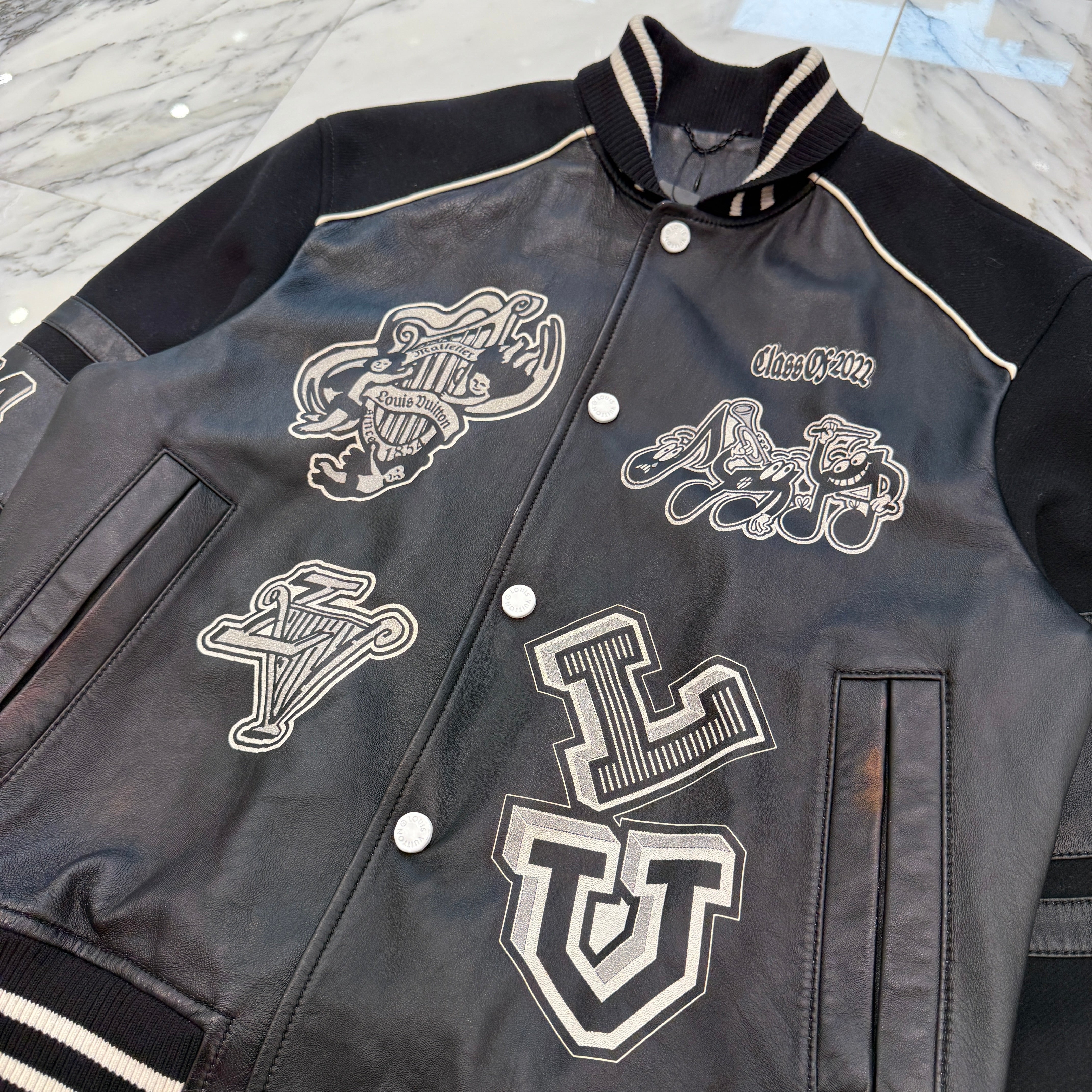 LOUIS VUITTON 2023SS Multi Logo Leather Stadium Jacket HOL07E Size 50 ルイヴィトン マルチロゴ レザー スタジアム ジャケット サイズ50