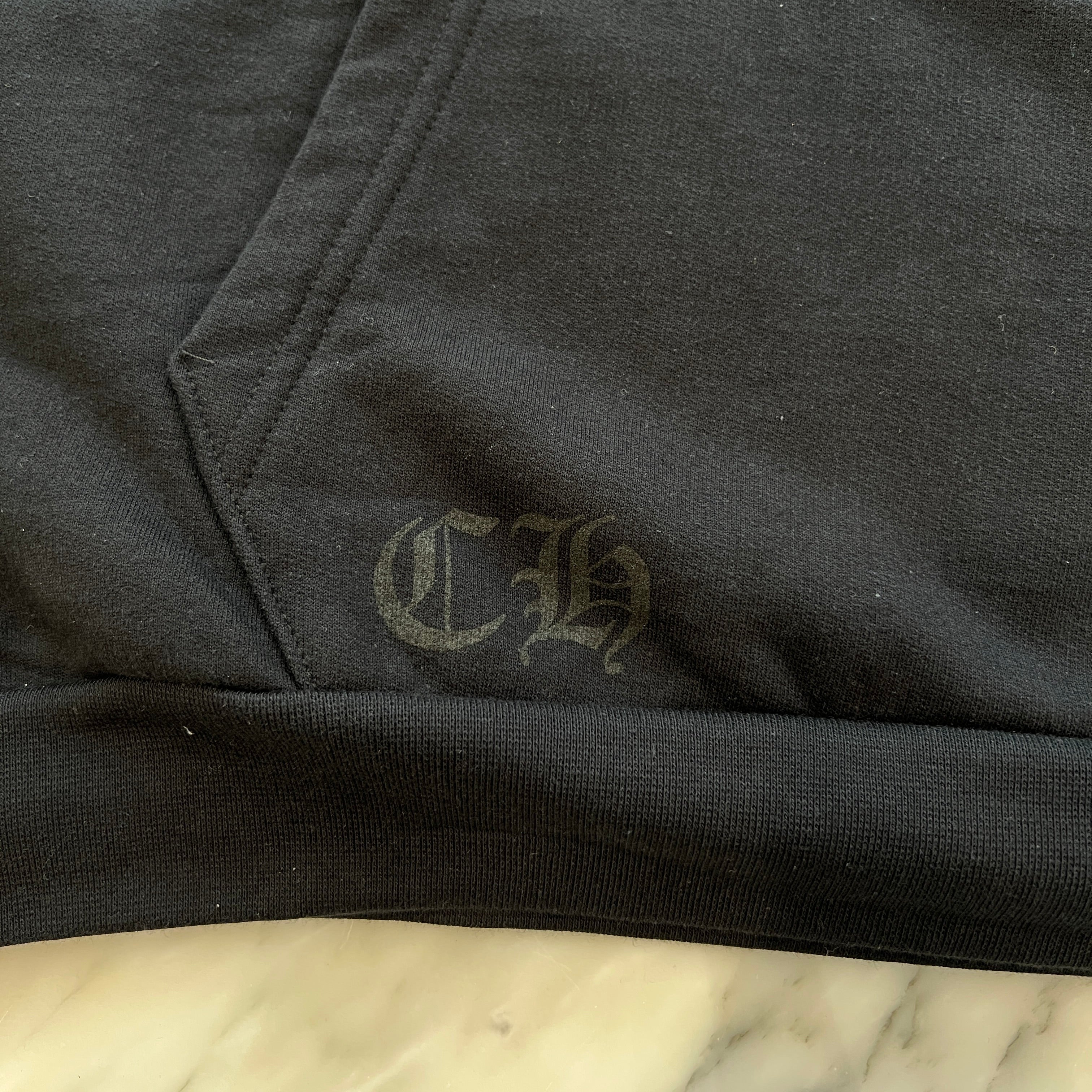 CHROME HEARTS 2025AW 1988 Silver Vertical Logo Pullover Hoodie Size L クロムハーツ 1988 シルバー ヴァーティカルロゴ プルオーバーフーディー サイズL