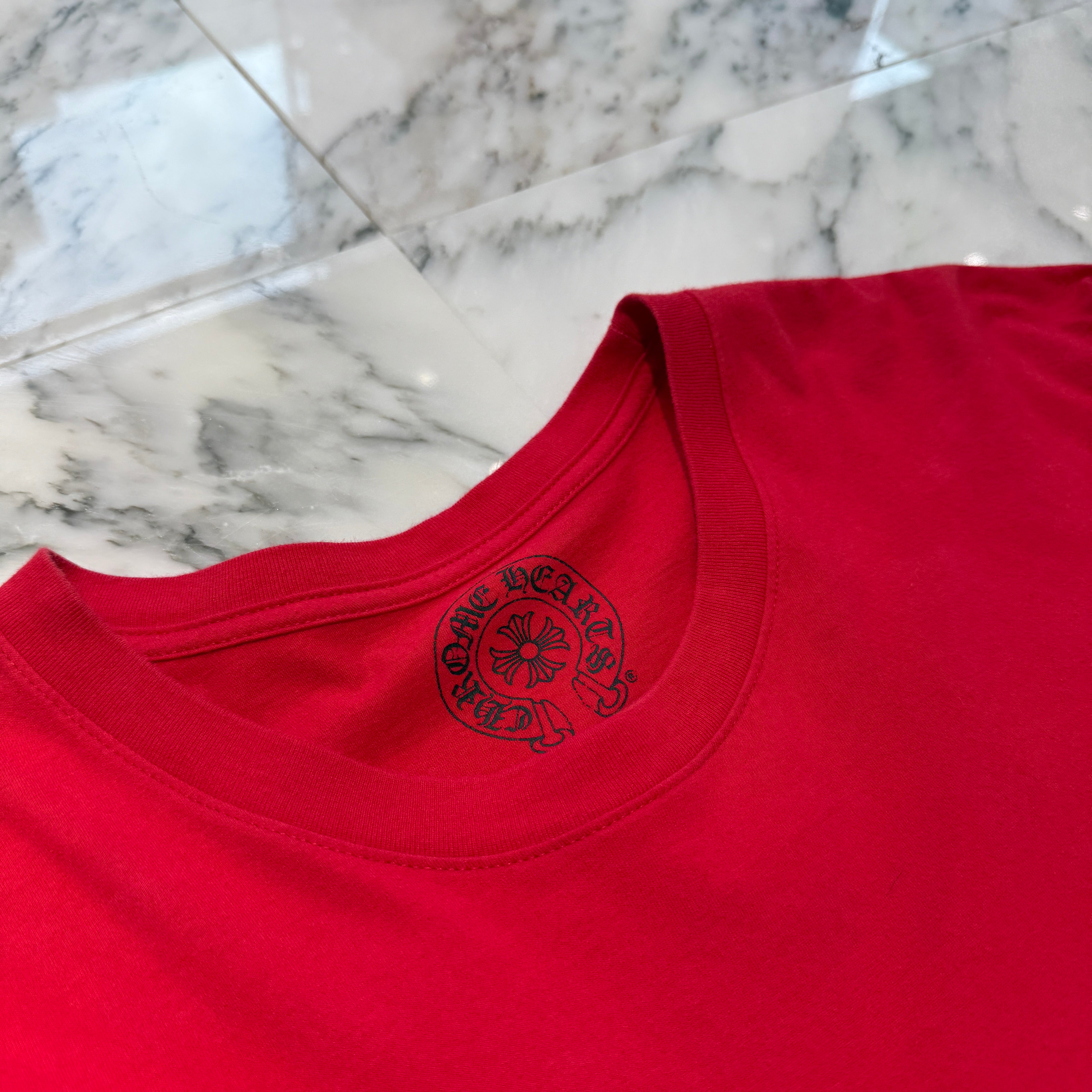 CHROME HEARTS Red Back Scroll Label Logo Long Sleeve Tee Size XXL クロムハーツ レッド バックスクロールラベル ロゴ ロングスリーブTシャツ サイズ XXL