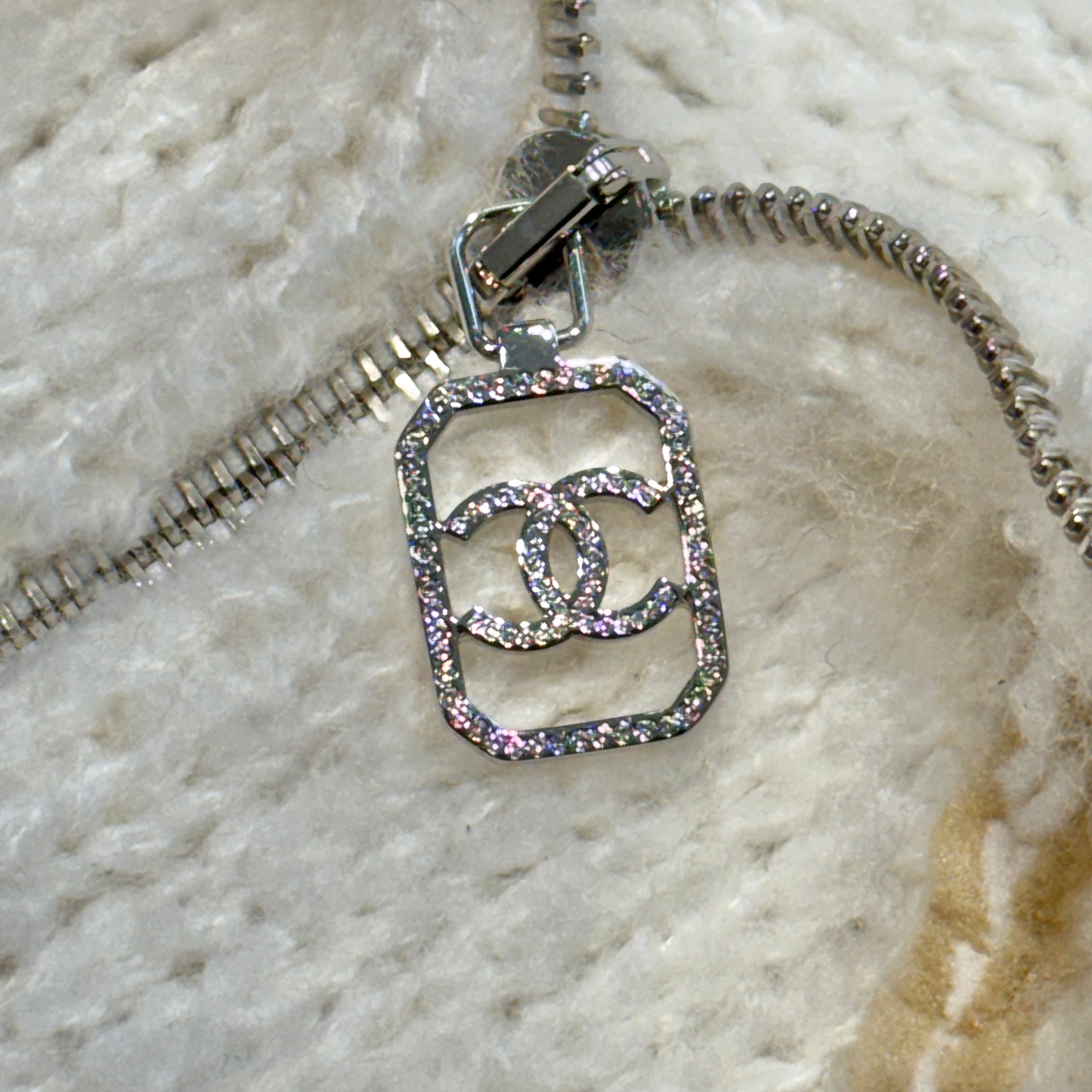 CHANEL Coco Button Silk In Cashmere Zip Up Hoodie P74369K10903 Size 50 シャネル ココボタン装飾 シルク混 カシミヤ ジップアップフーディー サイズ50