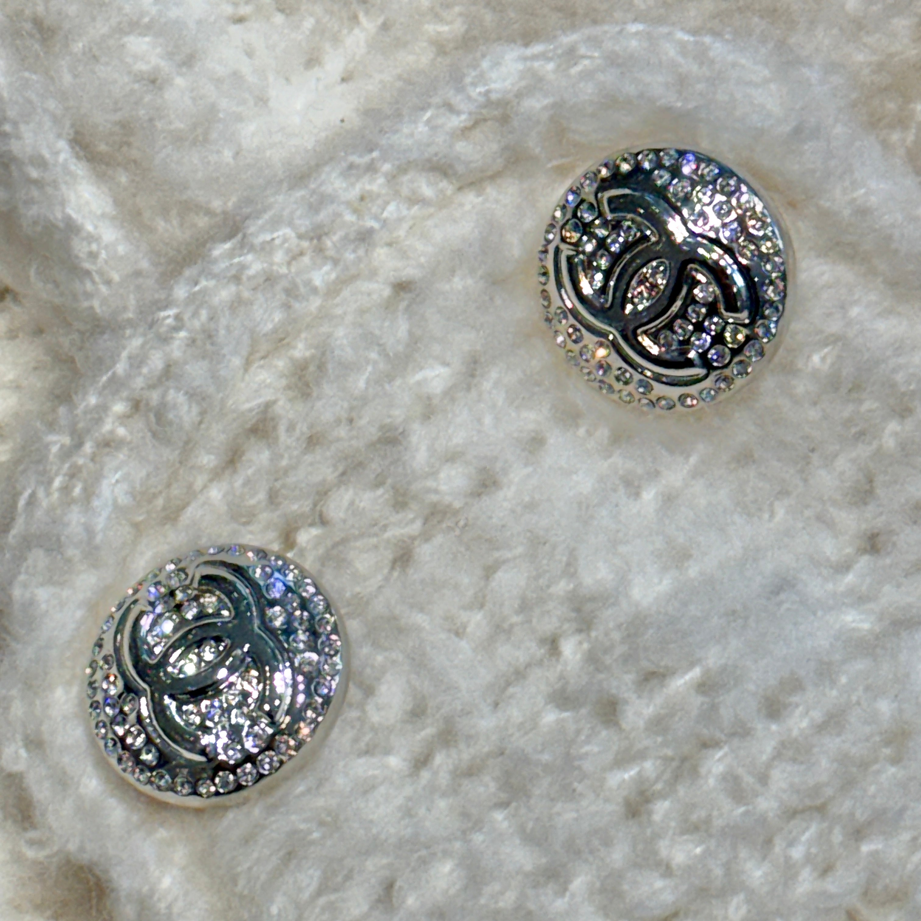 CHANEL Coco Button Silk In Cashmere Zip Up Hoodie P74369K10903 Size 50 シャネル ココボタン装飾 シルク混 カシミヤ ジップアップフーディー サイズ50