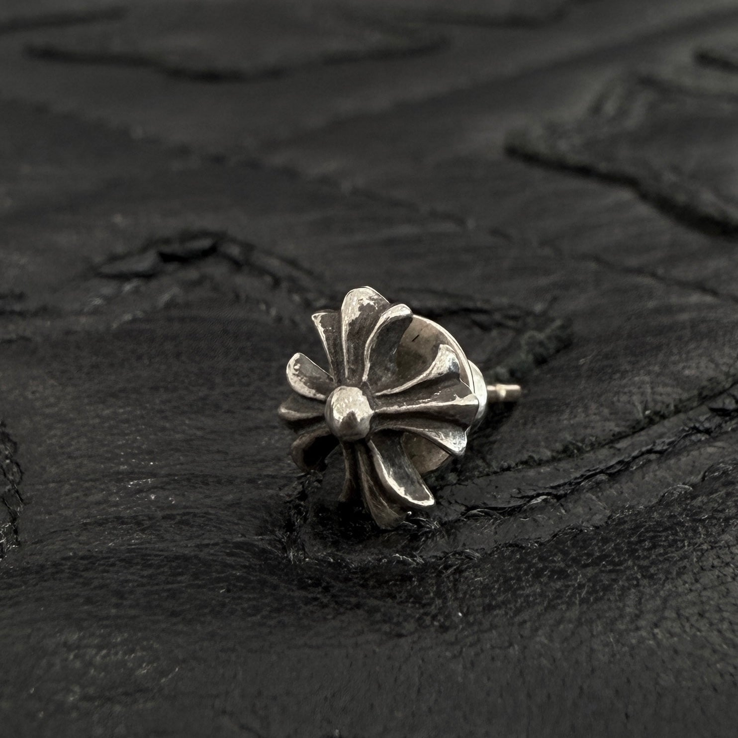 CHROME HEARTS CH Plus Cross Stud Earring クロムハーツ CHプラス クロス スタッズ イヤリング ピアス