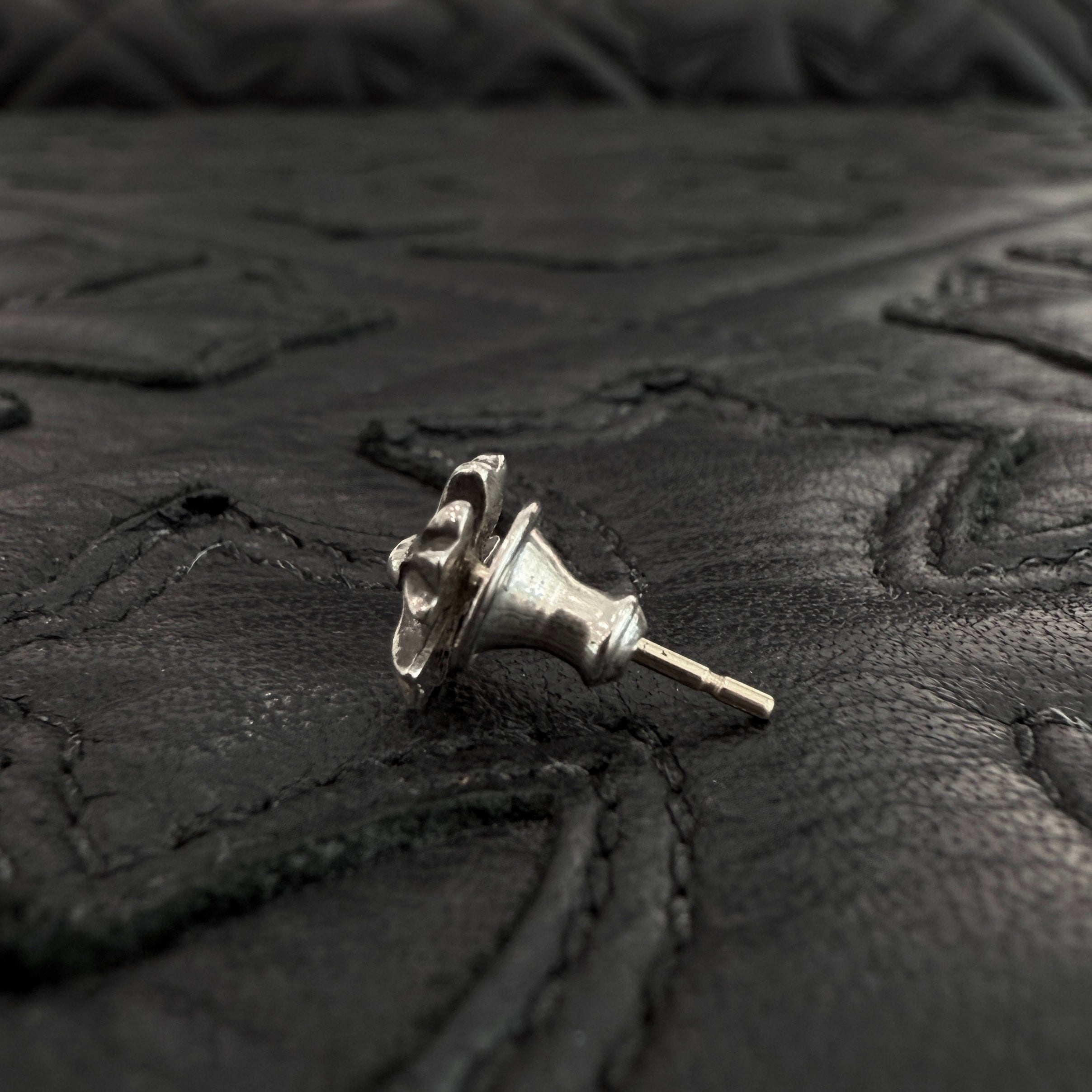 CHROME HEARTS CH Plus Cross Stud Earring クロムハーツ CHプラス クロス スタッズ イヤリング ピアス