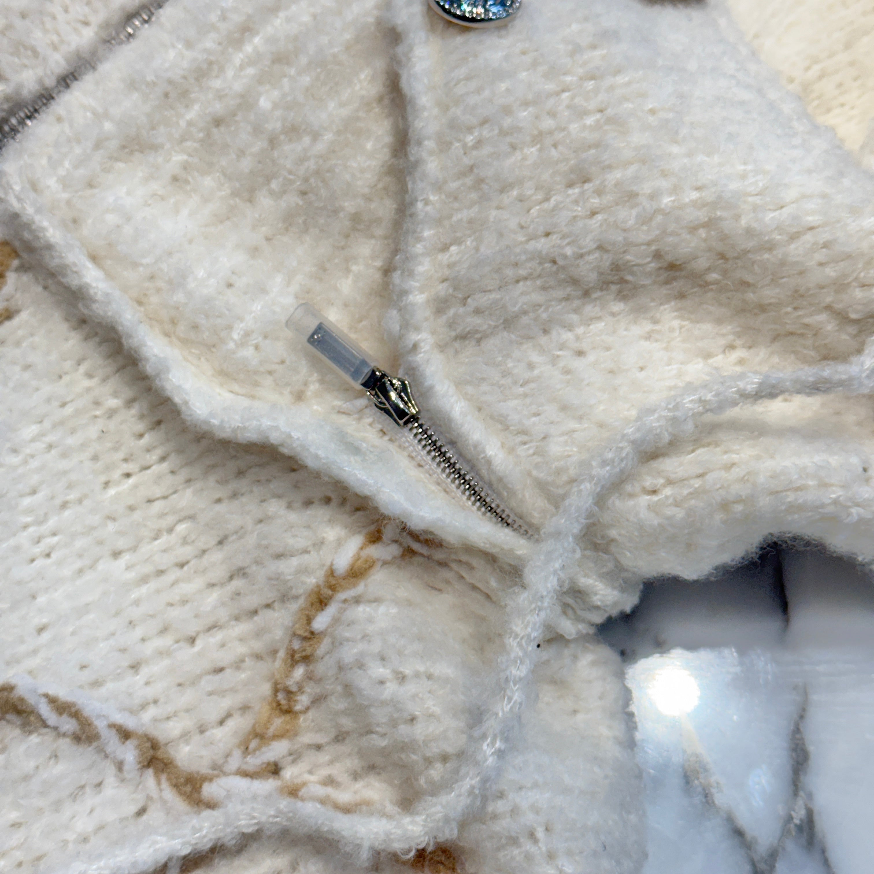 CHANEL Coco Button Silk In Cashmere Zip Up Hoodie P74369K10903 Size 50 シャネル ココボタン装飾 シルク混 カシミヤ ジップアップフーディー サイズ50