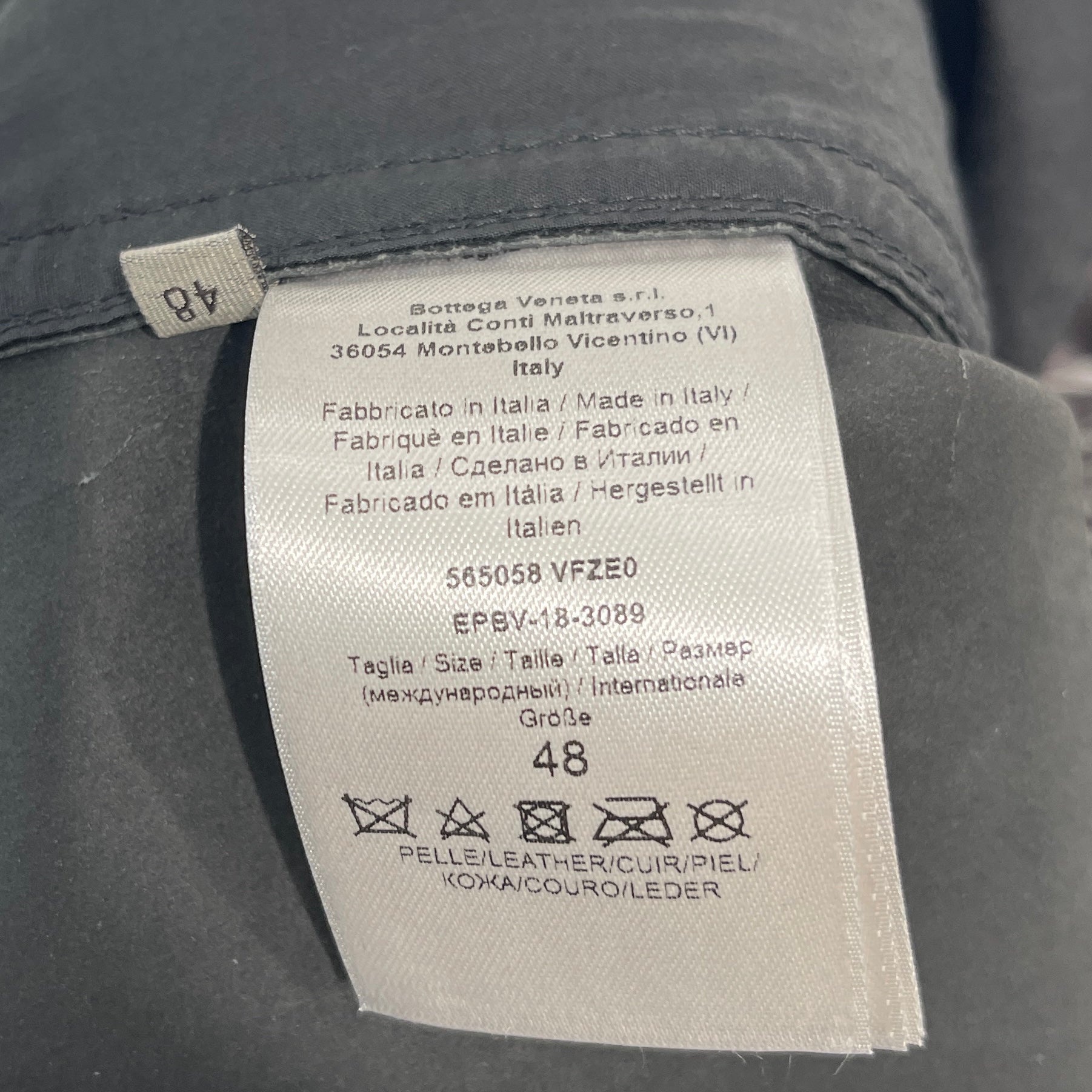 BOTTEGA VENETA Calf Skin Leather Shorts 633447 VKVL0 Size 48 ボッテガヴェネタ カーフスキン レザー ショートパンツ サイズ48