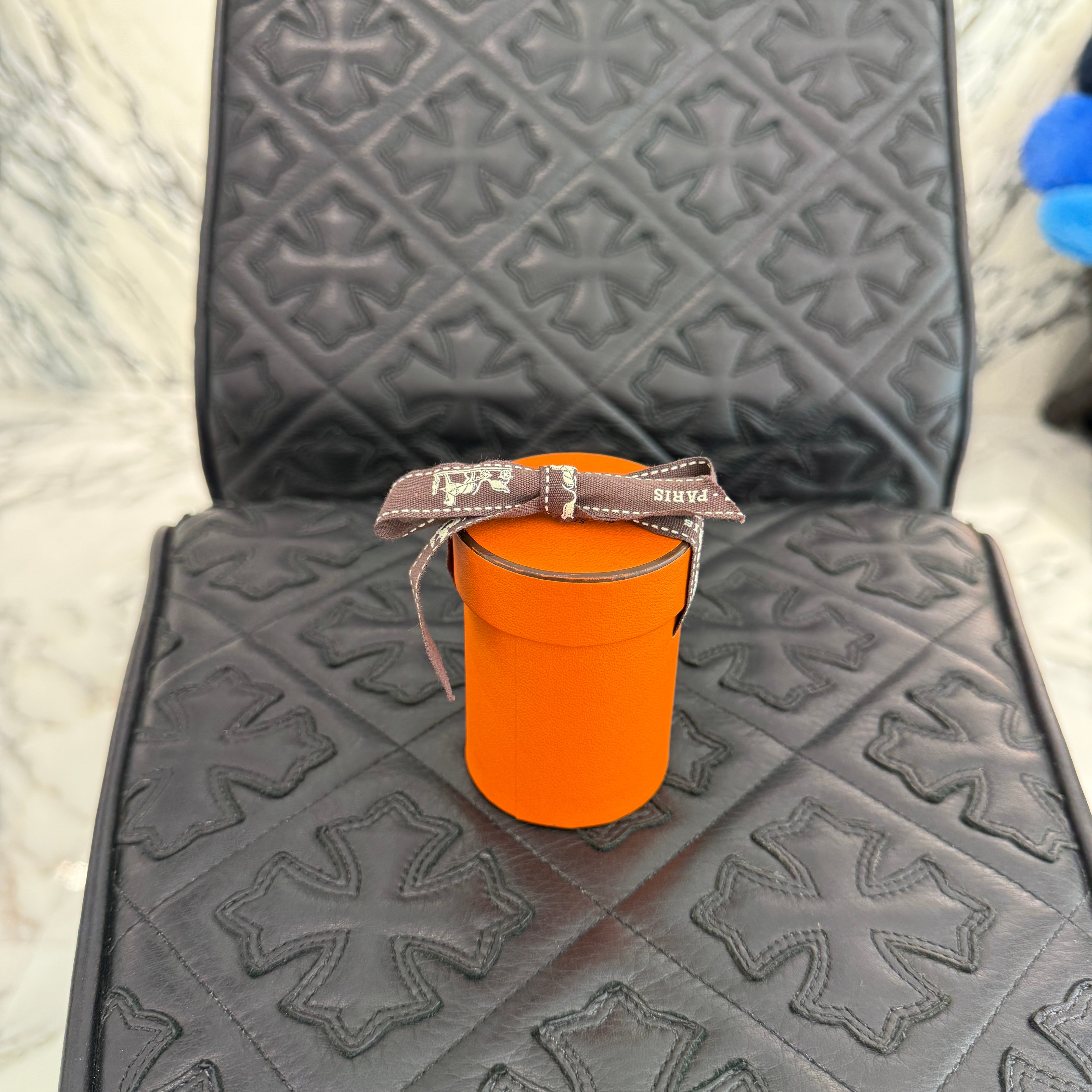 HERMES Twilly Silk Scarf "HERMES STORY" 063875S 06 エルメス ツイリー シルクスカーフ "エルメス・ストーリー"