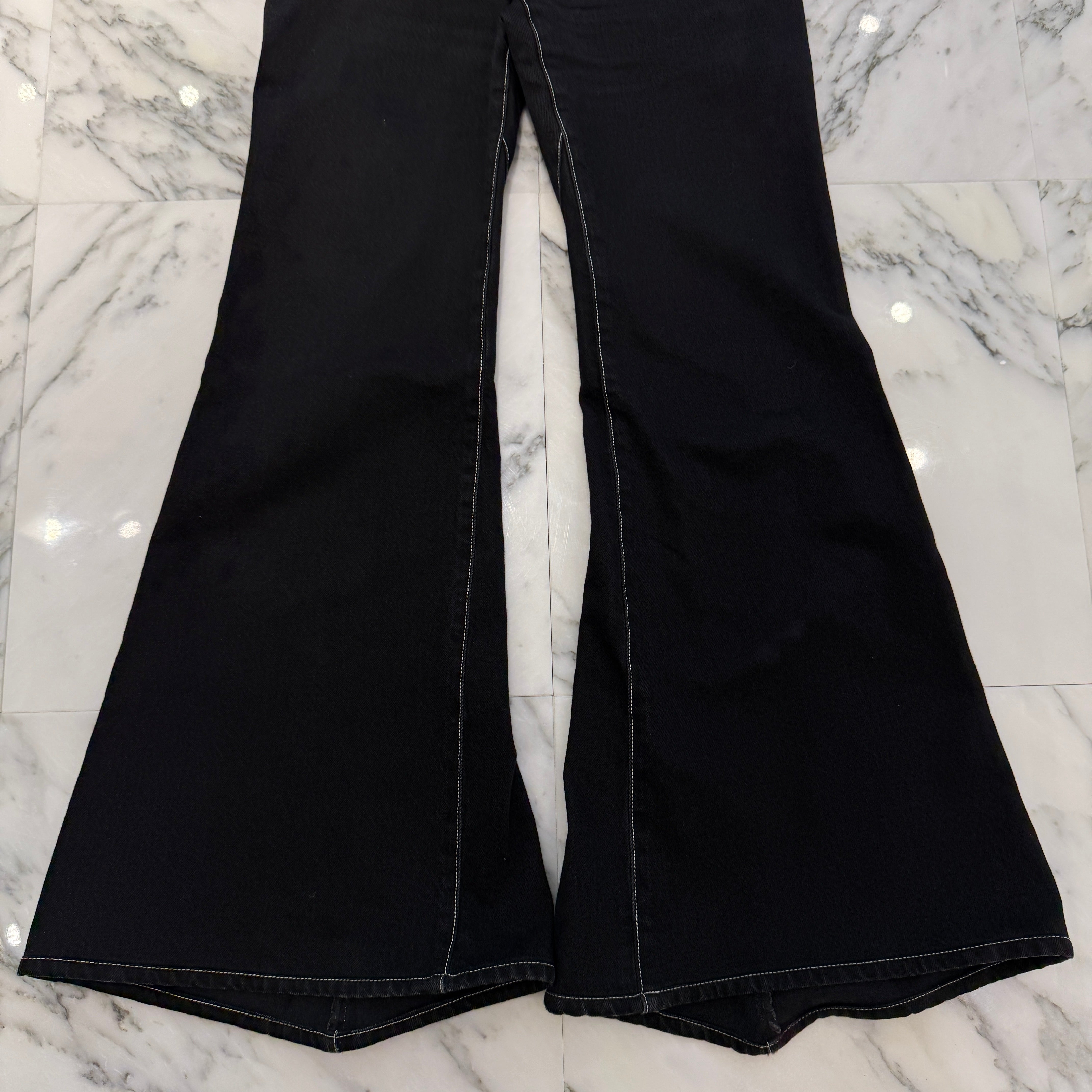 CHANEL 2023AW Coco Button Flare Boots Cut Denim Pants P74475V67295 Size 34 シャネル ココボタン フレア ブーツカット デニムパンツ サイズ34