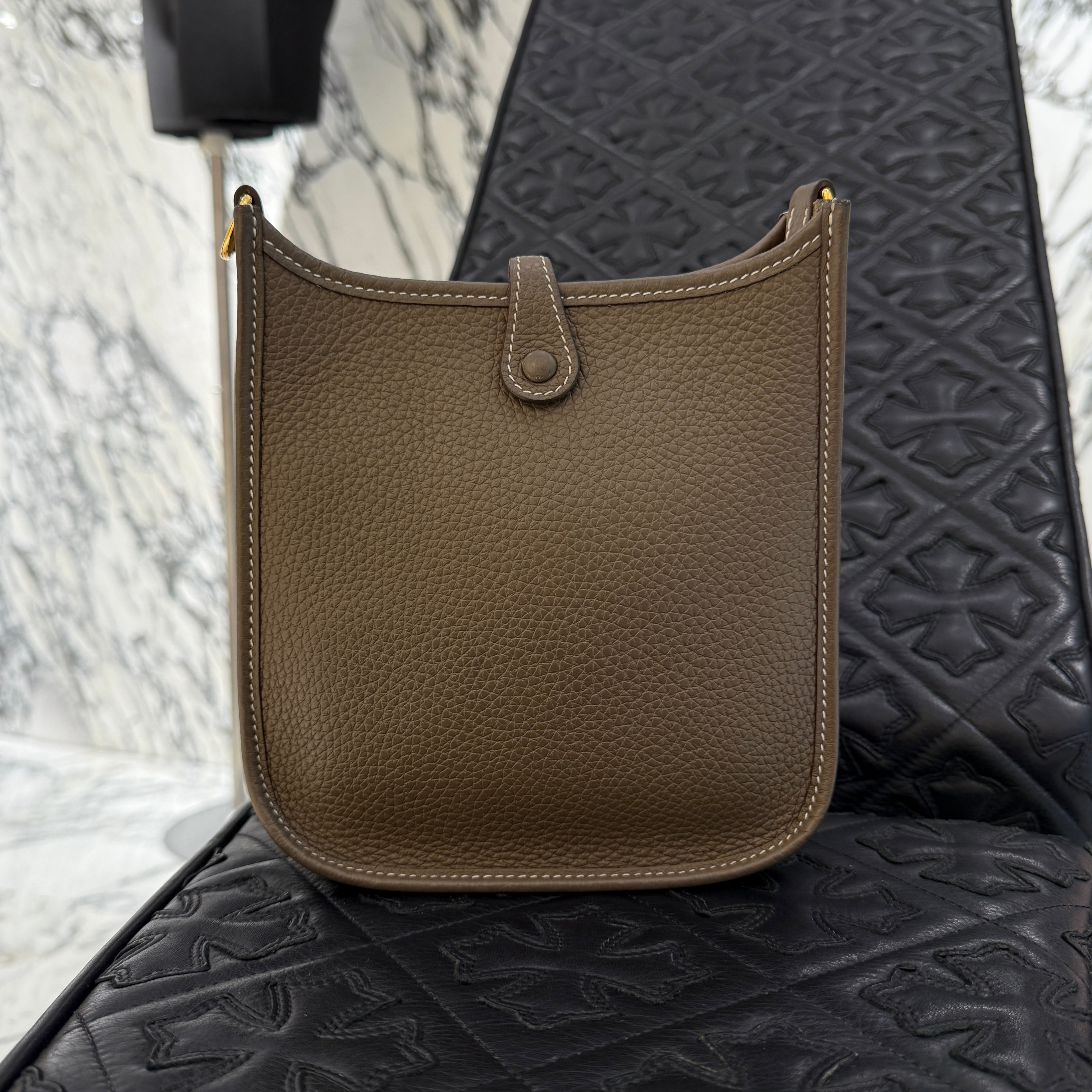 HERMES Evelyn Amazon TPM "Etoupe" B刻印 エルメス エブリン アマゾン TPM "エトゥープ" レザーショルダーバッグ B刻印