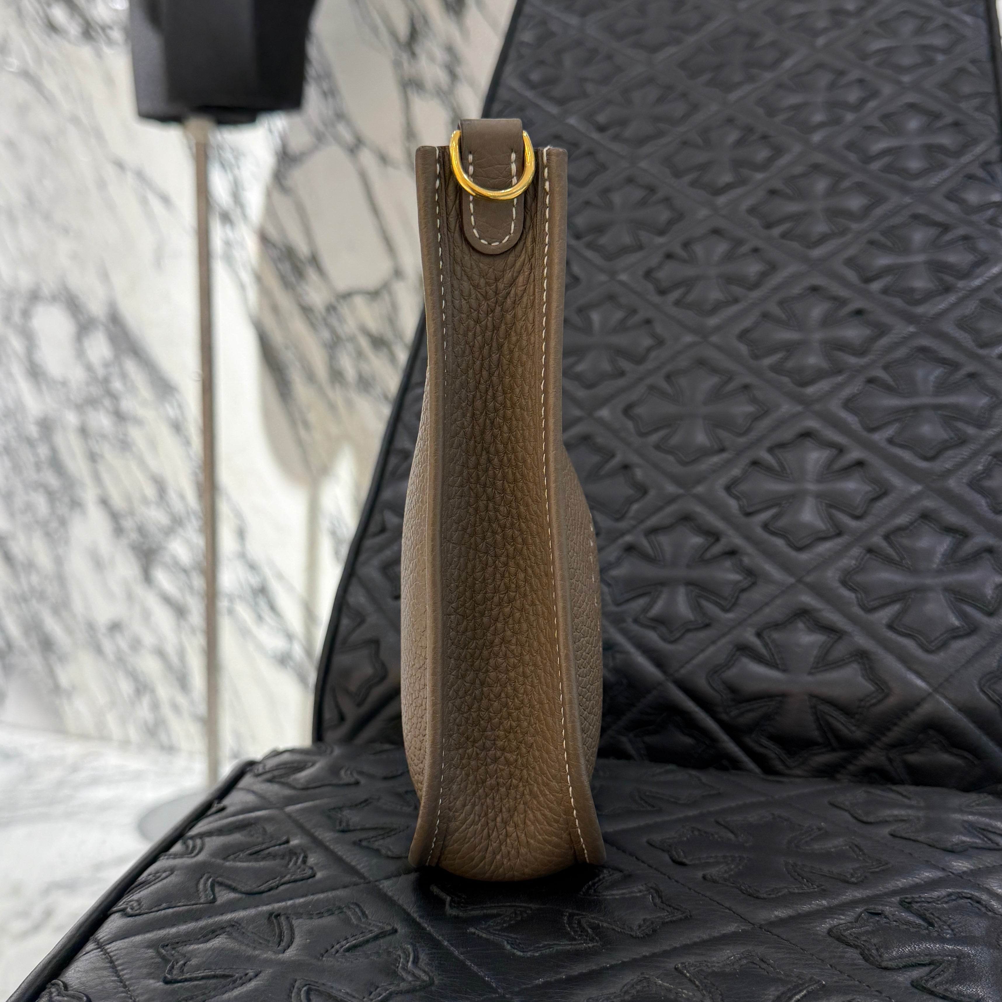 HERMES Evelyn Amazon TPM "Etoupe" B刻印 エルメス エブリン アマゾン TPM "エトゥープ" レザーショルダーバッグ B刻印