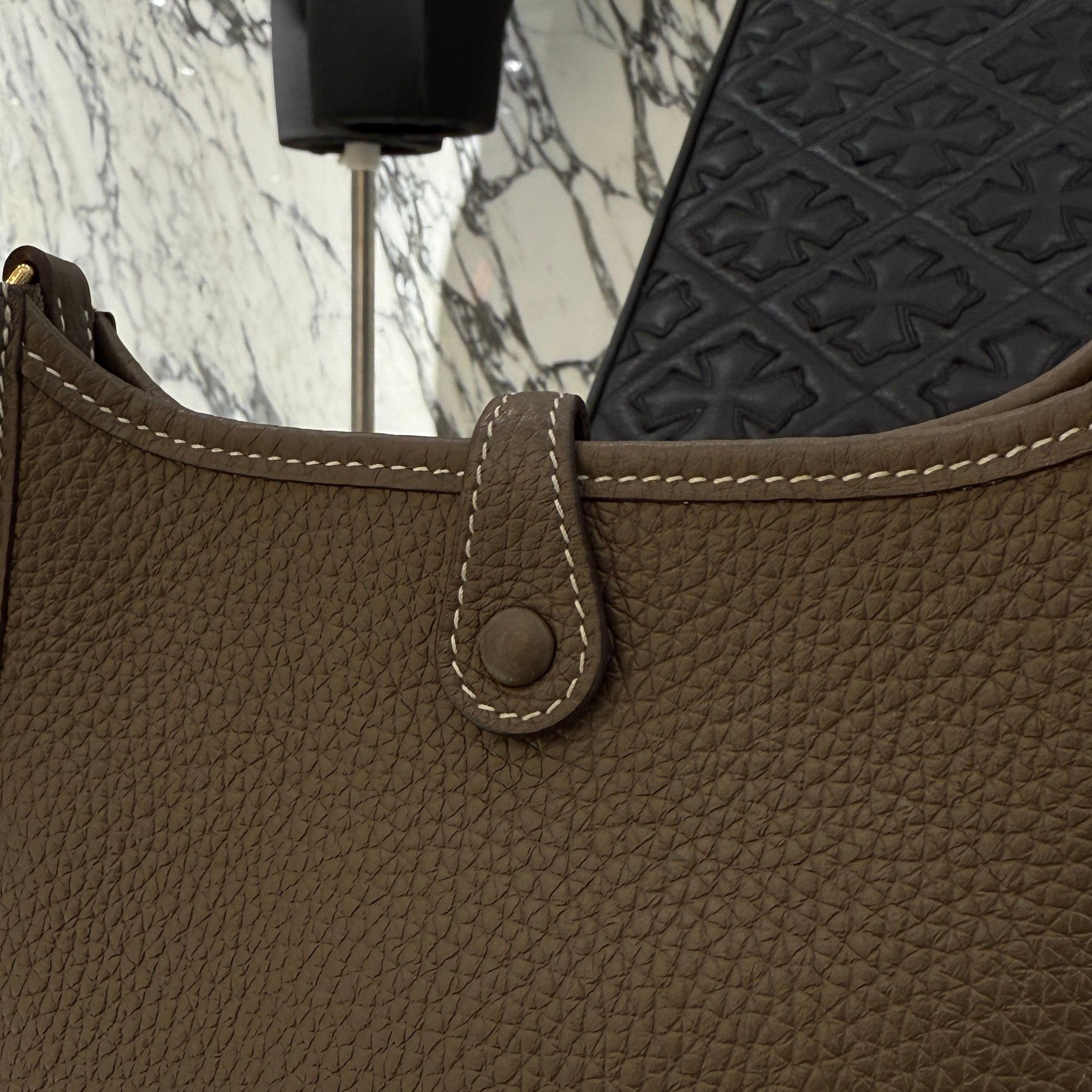 HERMES Evelyn Amazon TPM "Etoupe" B刻印 エルメス エブリン アマゾン TPM "エトゥープ" レザーショルダーバッグ B刻印