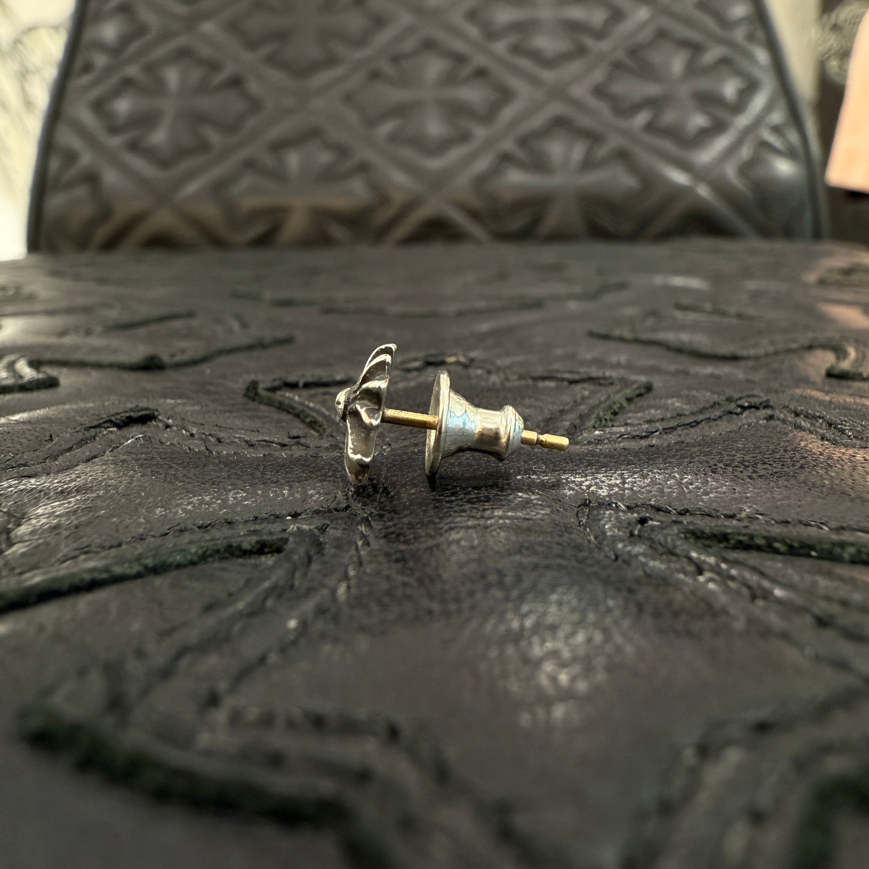 CHROME HEARTS CH Plus Cross Stud Earring クロムハーツ CHプラス クロス スタッズ イヤリング ピアス