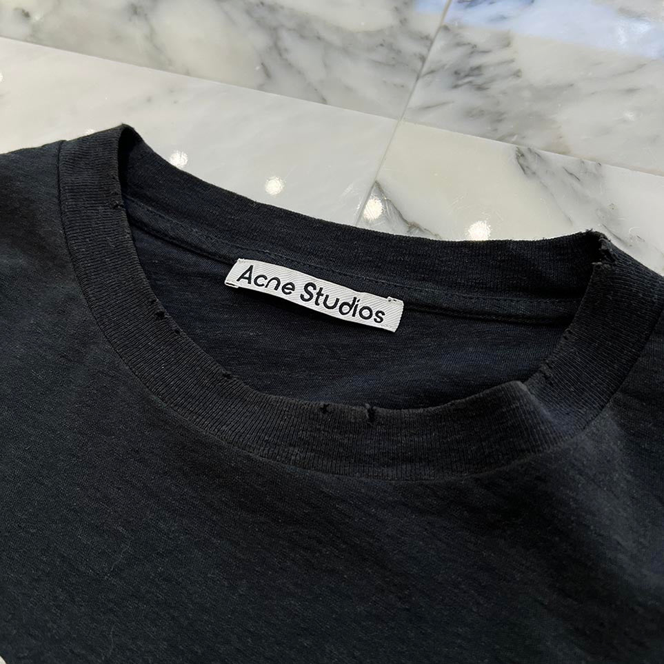 Acne Studios 2025SS Stamp Logo Distressed Tee FN-UX-TSHI000013 Size M アクネストゥディオズ スタンプロゴ ダメージ加工Tシャツ サイズM