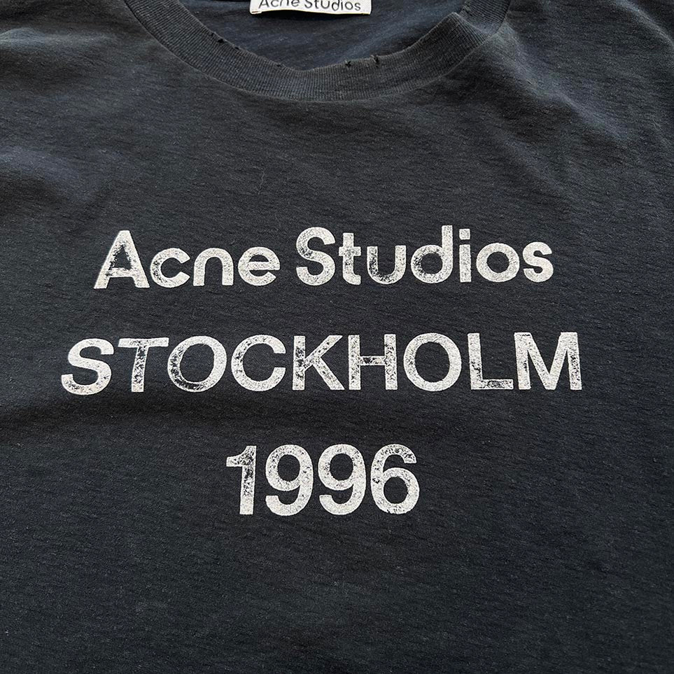 Acne Studios アクネ Tシャツ ロゴ スタンプ スチールグレー S Acne Studios アクネ ストゥディオズ スタンプロゴ ダメージTシャツ FN