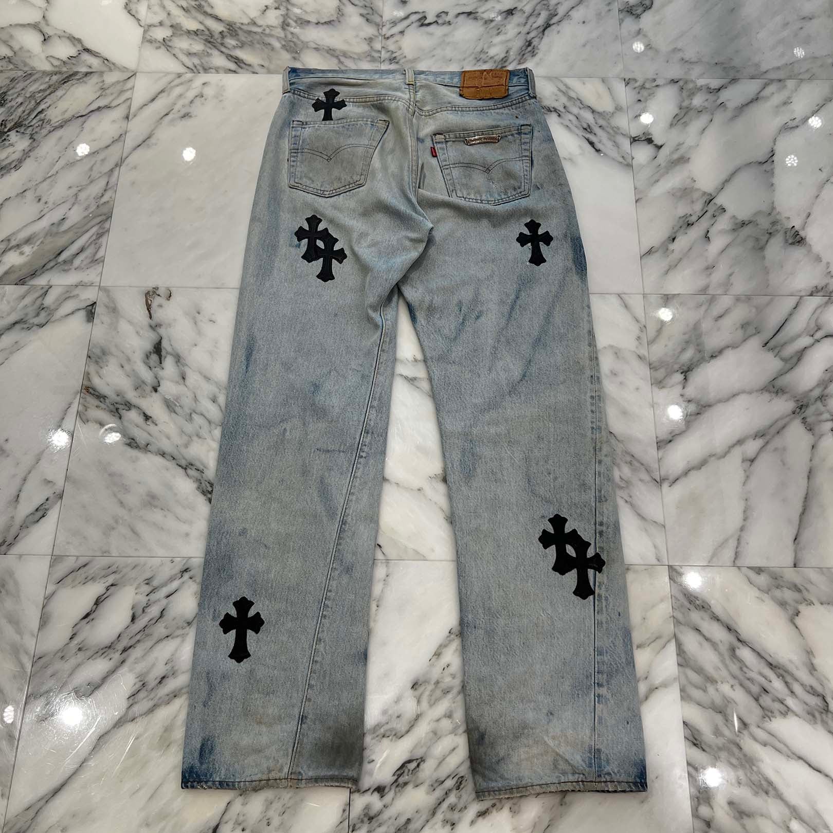 クロムハーツ　デニム CHROME HEARTS × Levi's Body VNTG Cross Leather Patch Jeans