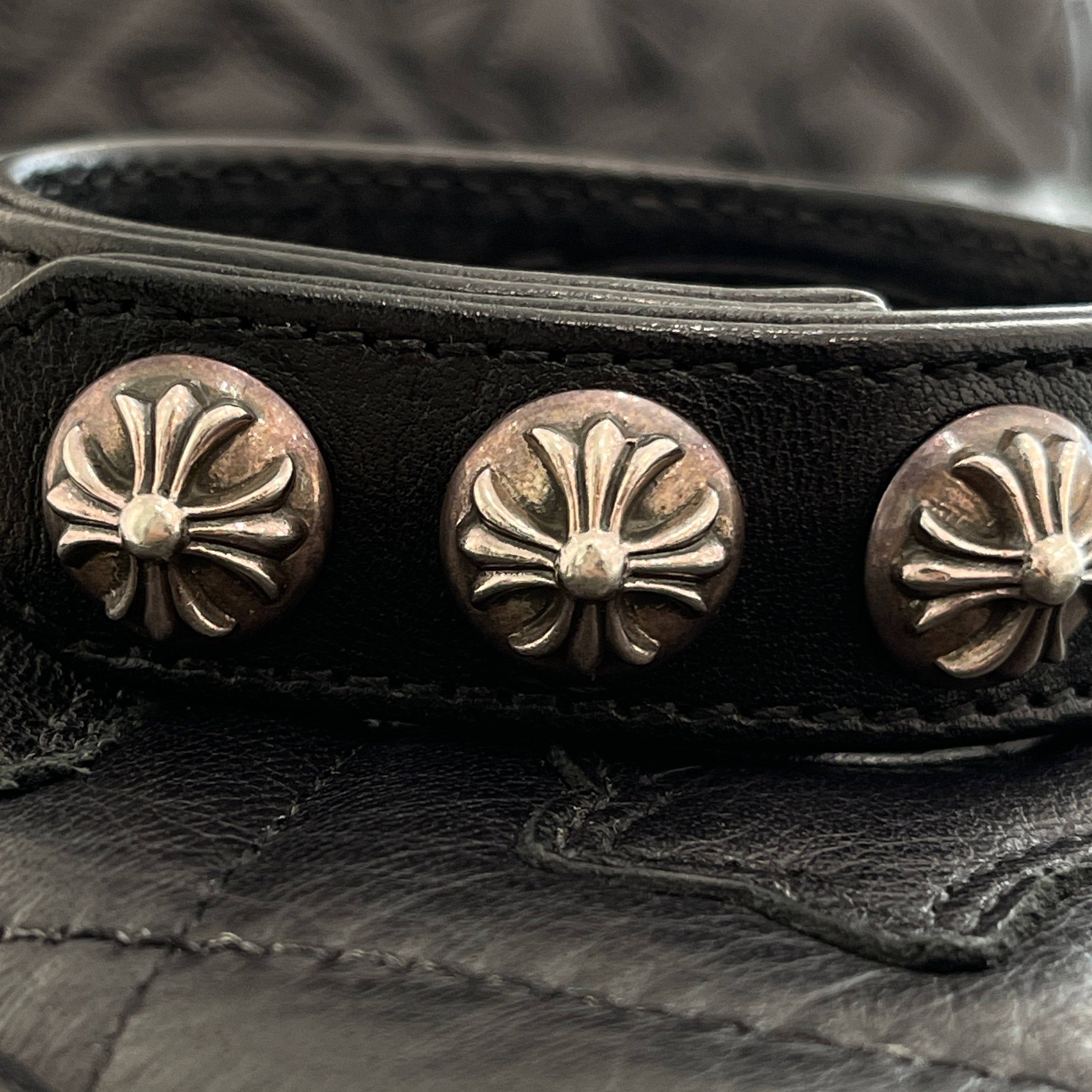 CHROME HEARTS 3BTN 2SNP LEATHER BRACELET クロムハーツ クロスボール 3ボタン 2スナップ レザーブレスレット