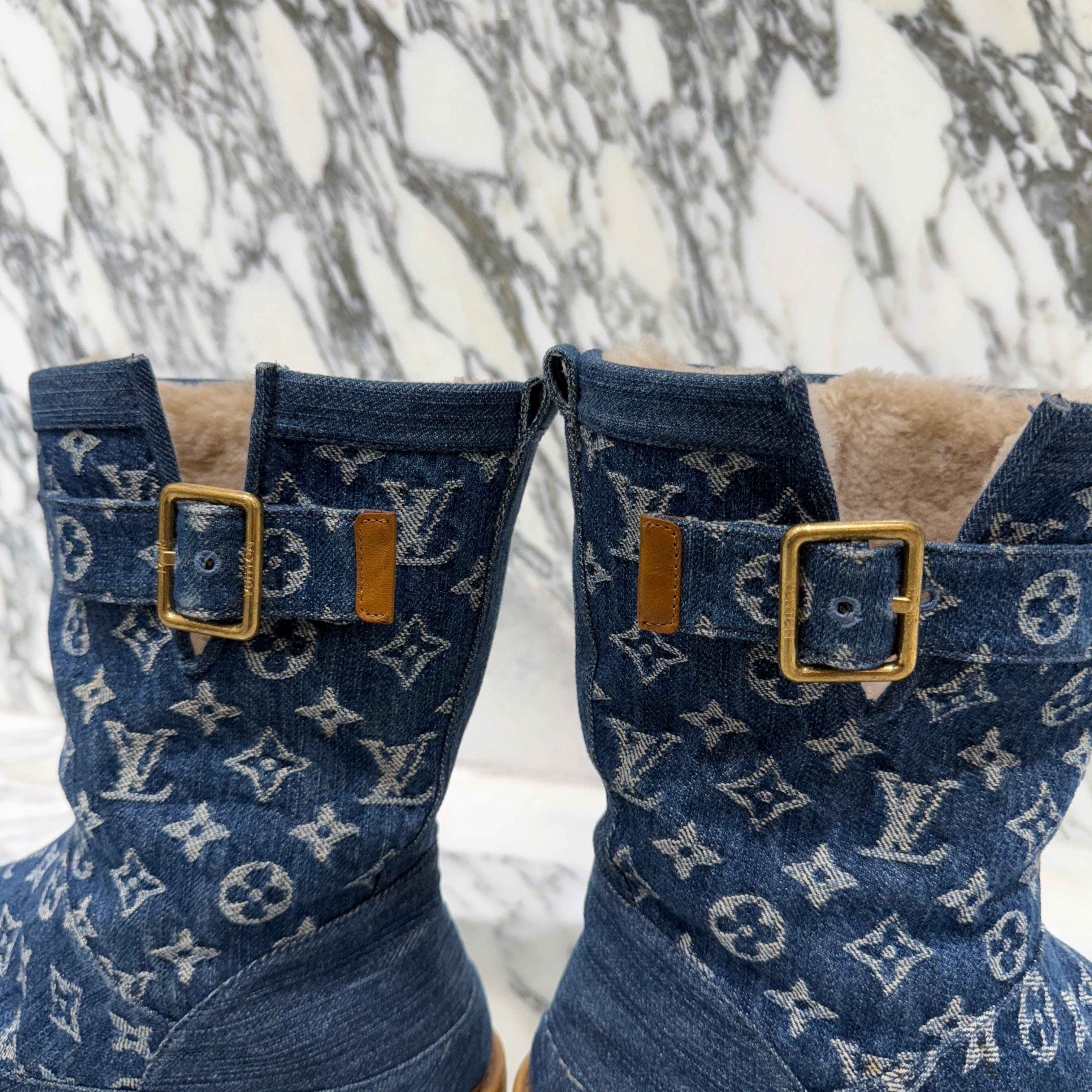 美品★正規品 LV コージーラインブーツ モノグラム・デニム NIGO限定 美品☆正規品 LV コージーラインブーツ モノグラム・デニム NIGO限定