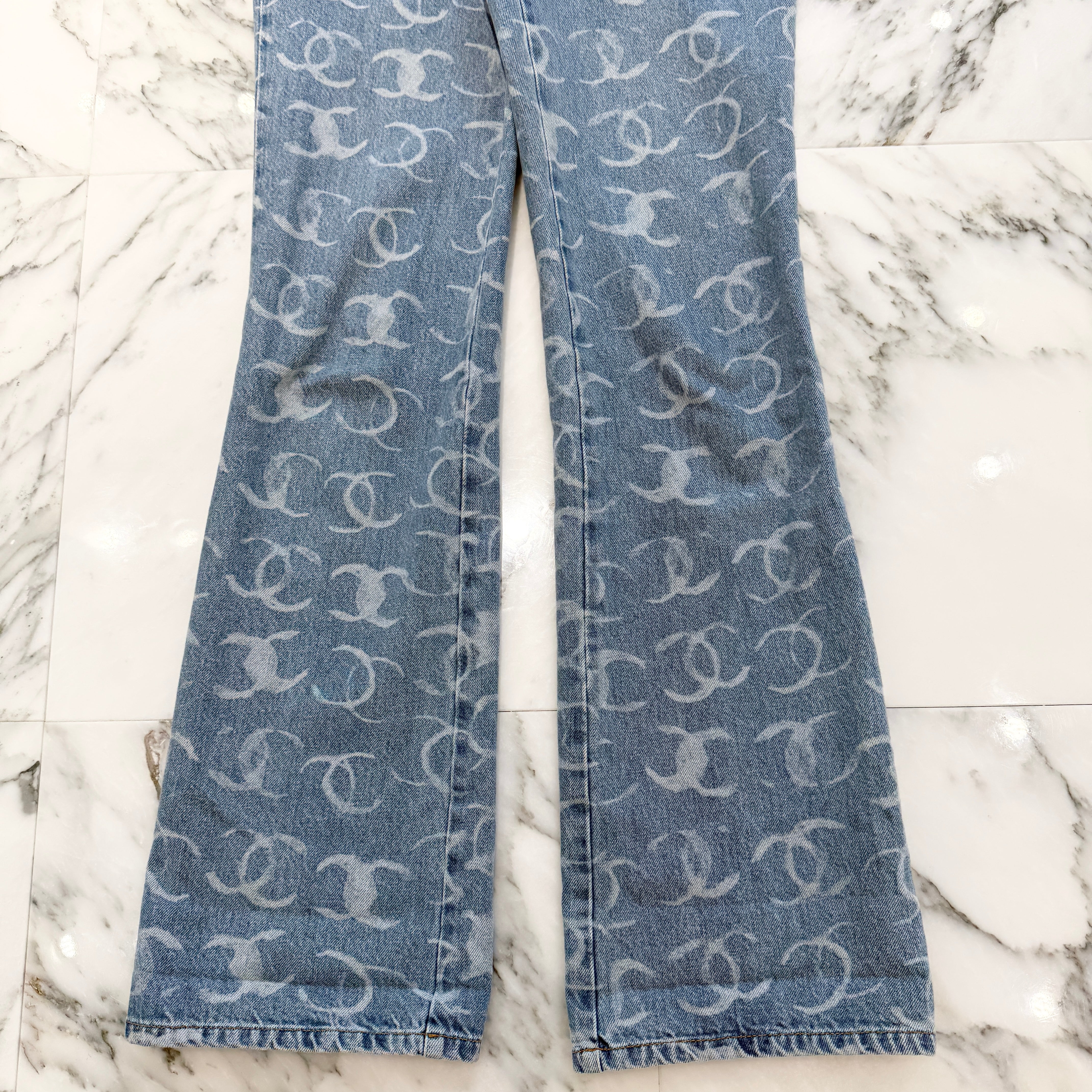 CHANEL 2023AW Coco Mark Print Flare Cut Denim Pants P75555V67154 Size 34 シャネル ココマークプリント フレアカット デニムパンツ サイズ34