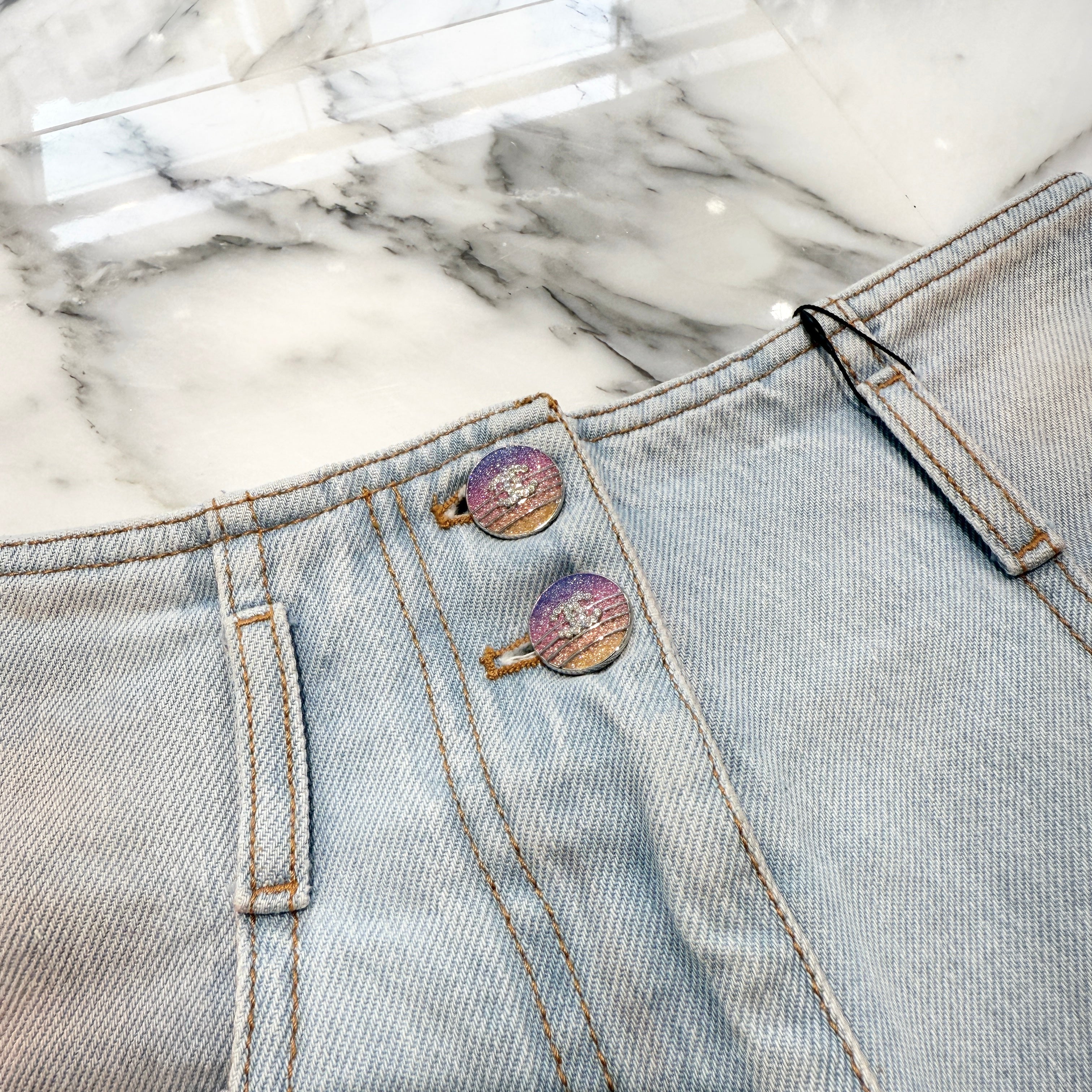 CHANEL 2024 Cruise Gradient Mini Denim Shorts P75403V68290 Size 34 シャネル 2024クルーズ グラデーション ミニ デニムショーツ サイズ34