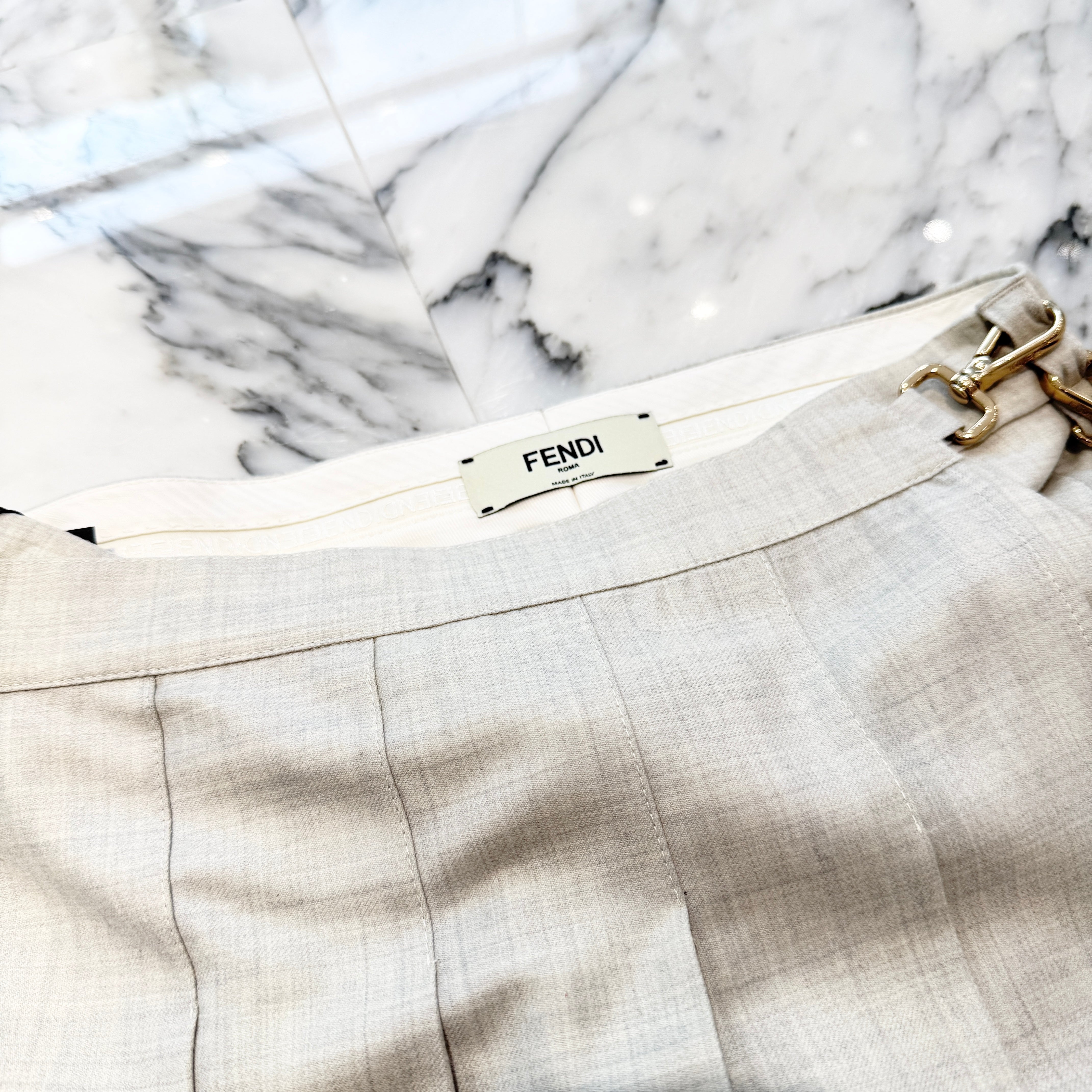 FENDI 2023AW High Waist Slim Fit Shorts FR6533 AM3N Size 4 フェンディ ハイウェスト スリムフィット ショーツ サイズ4