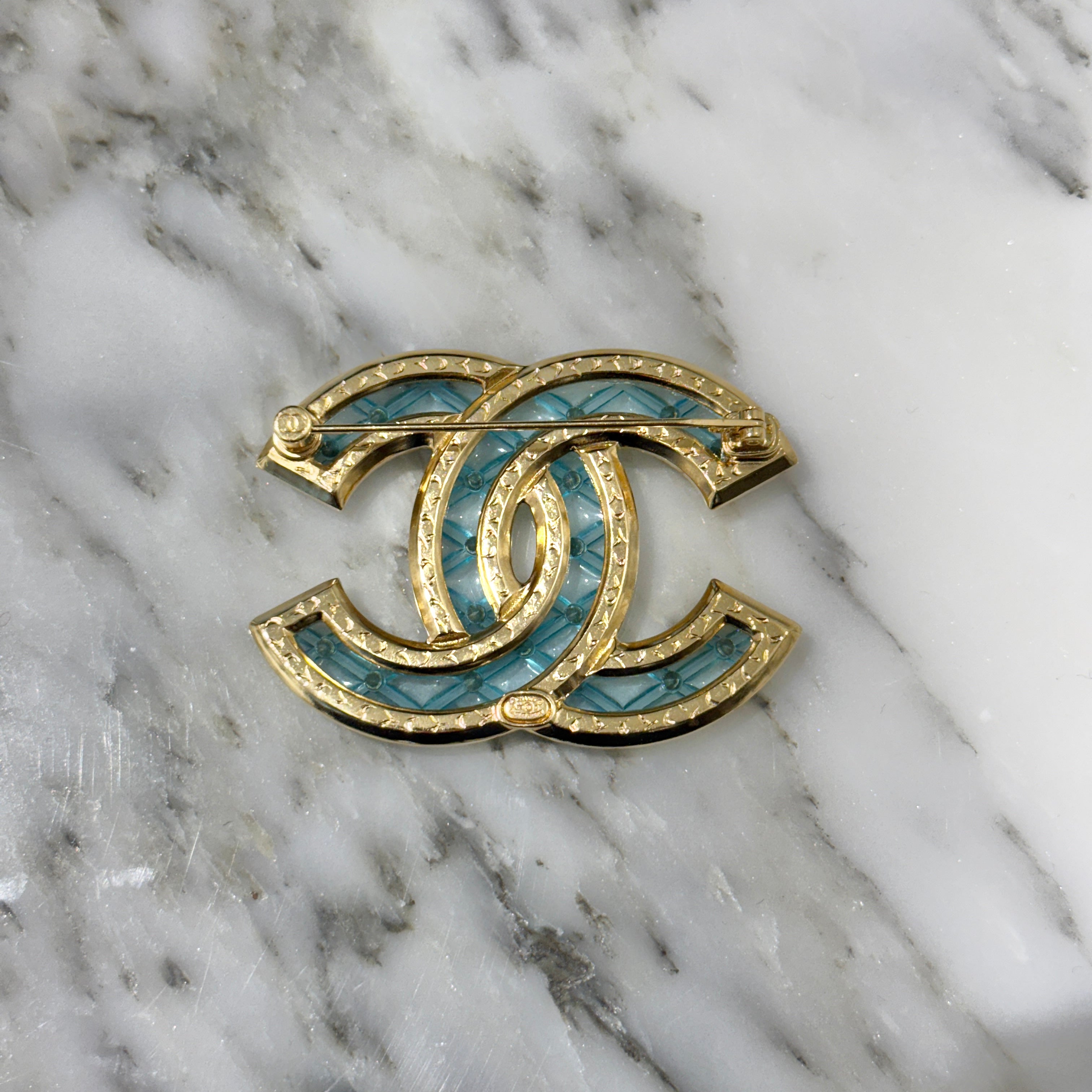 CHANEL Coco Mark Rhinestone Acrylic Pin Brooch シャネル ココマーク ラインストーン装飾 アクリル ピンブローチ