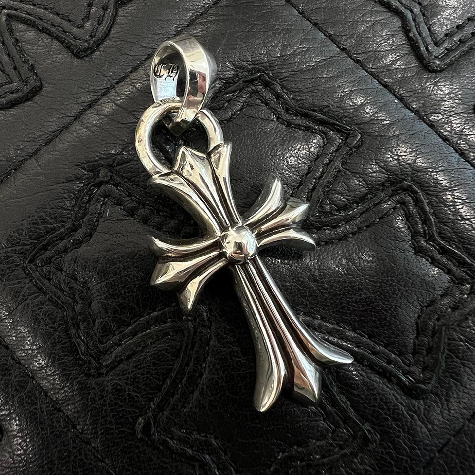 CHROME HEARTS Small CH Cross Pendant With Bail クロムハーツ スモール CHクロス ペンダント ウィズ ベイル シルバー925