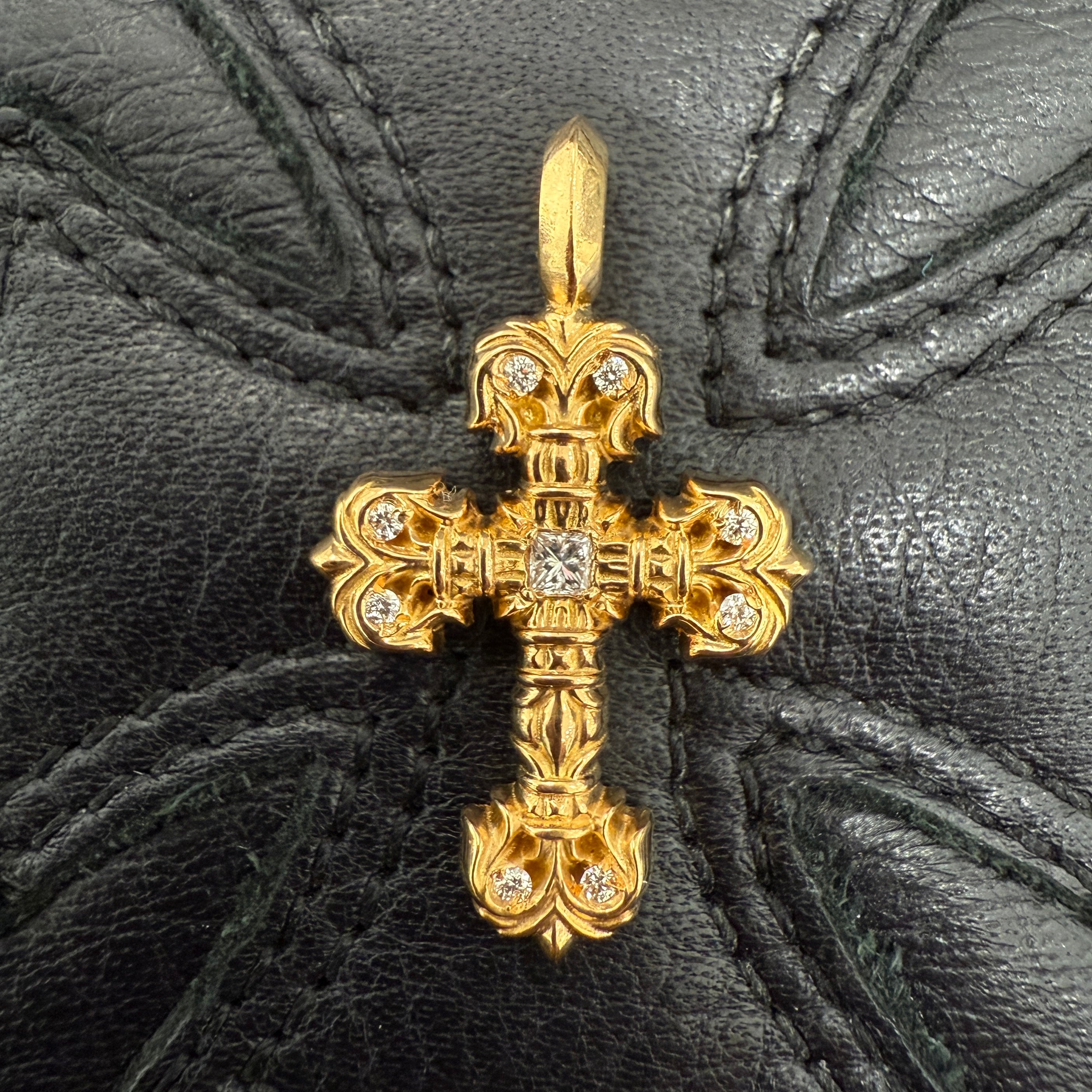 CHROME HEARTS 22K Tiny Filigree Cross Pave Diamond Pendent Top クロムハーツ 22K タイニー フィリグリークロス パヴェダイヤモンド ペンダント トップ